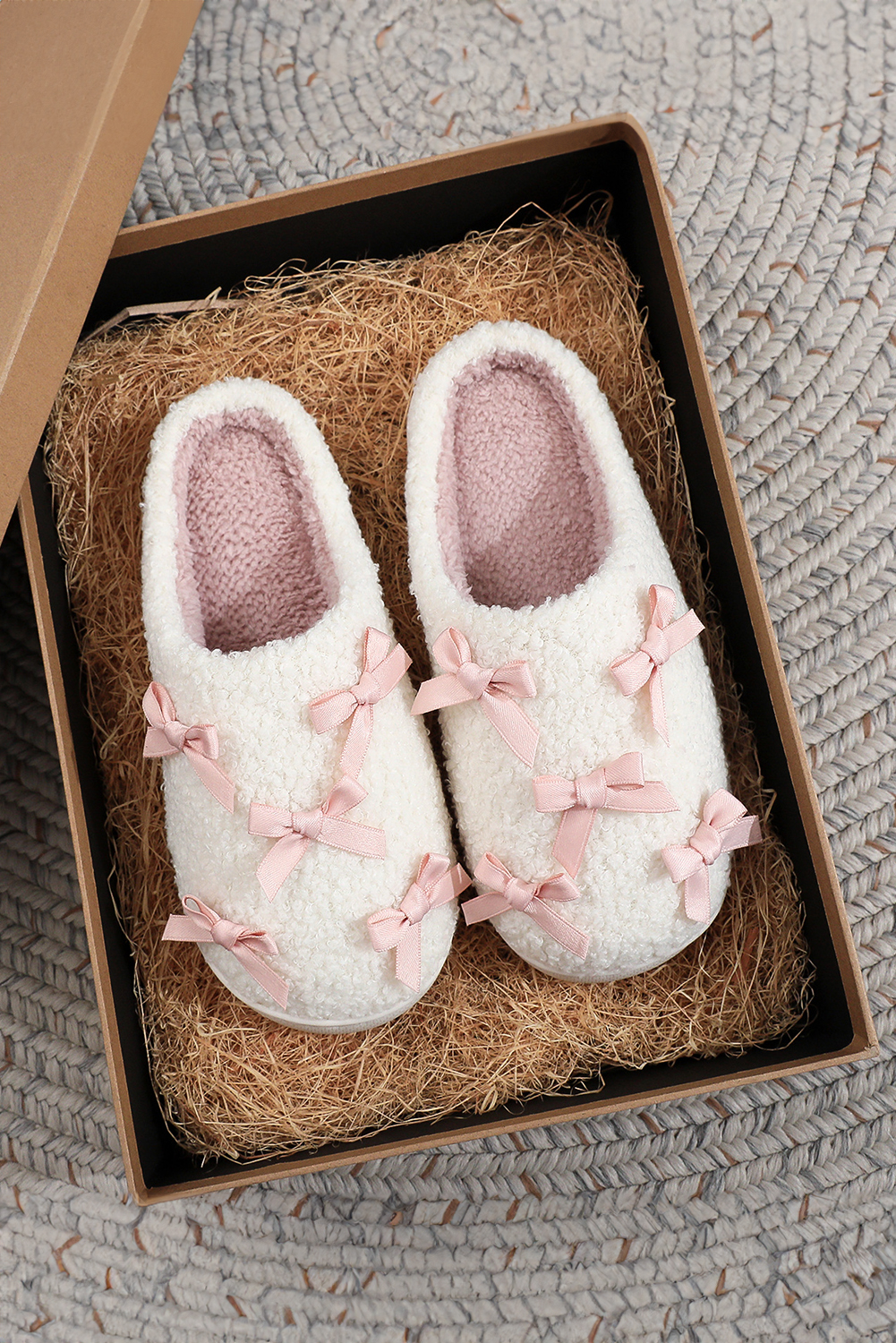 White Ribbed Bow Decor Plush House Slipper