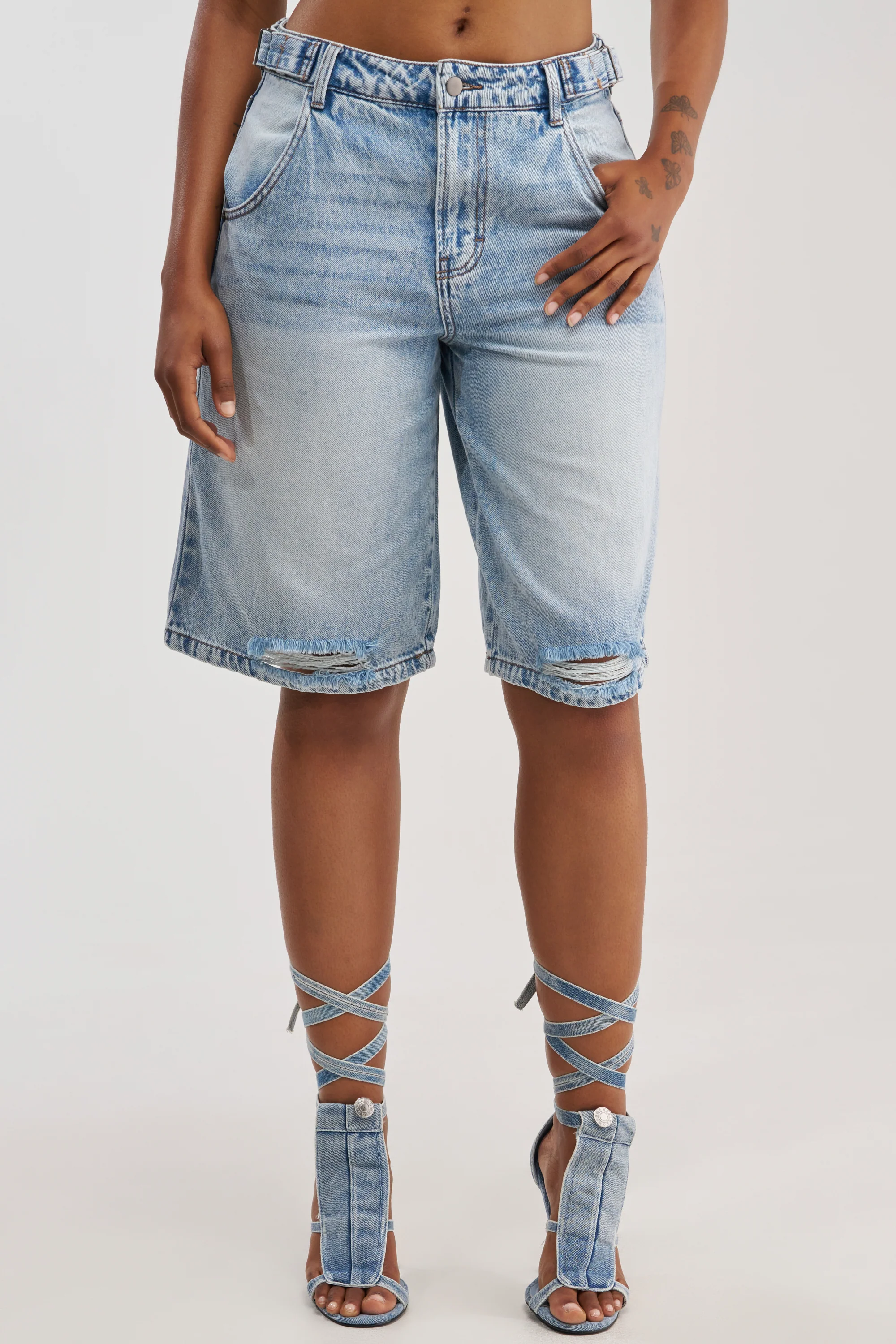 FEEL GOOD DENIM SHORT - Akira Wear