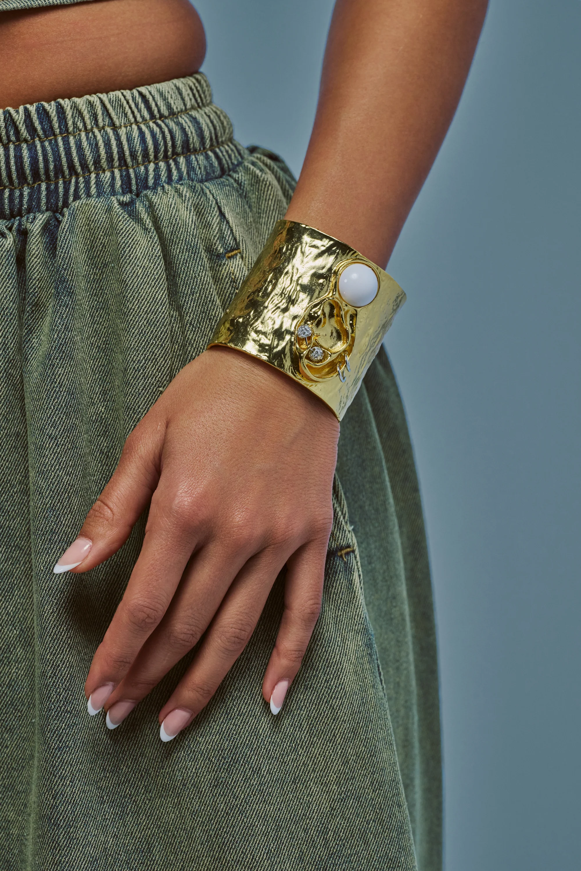 LISTEN CLOSELY METAL CUFF IN GOLD - Akira Wear