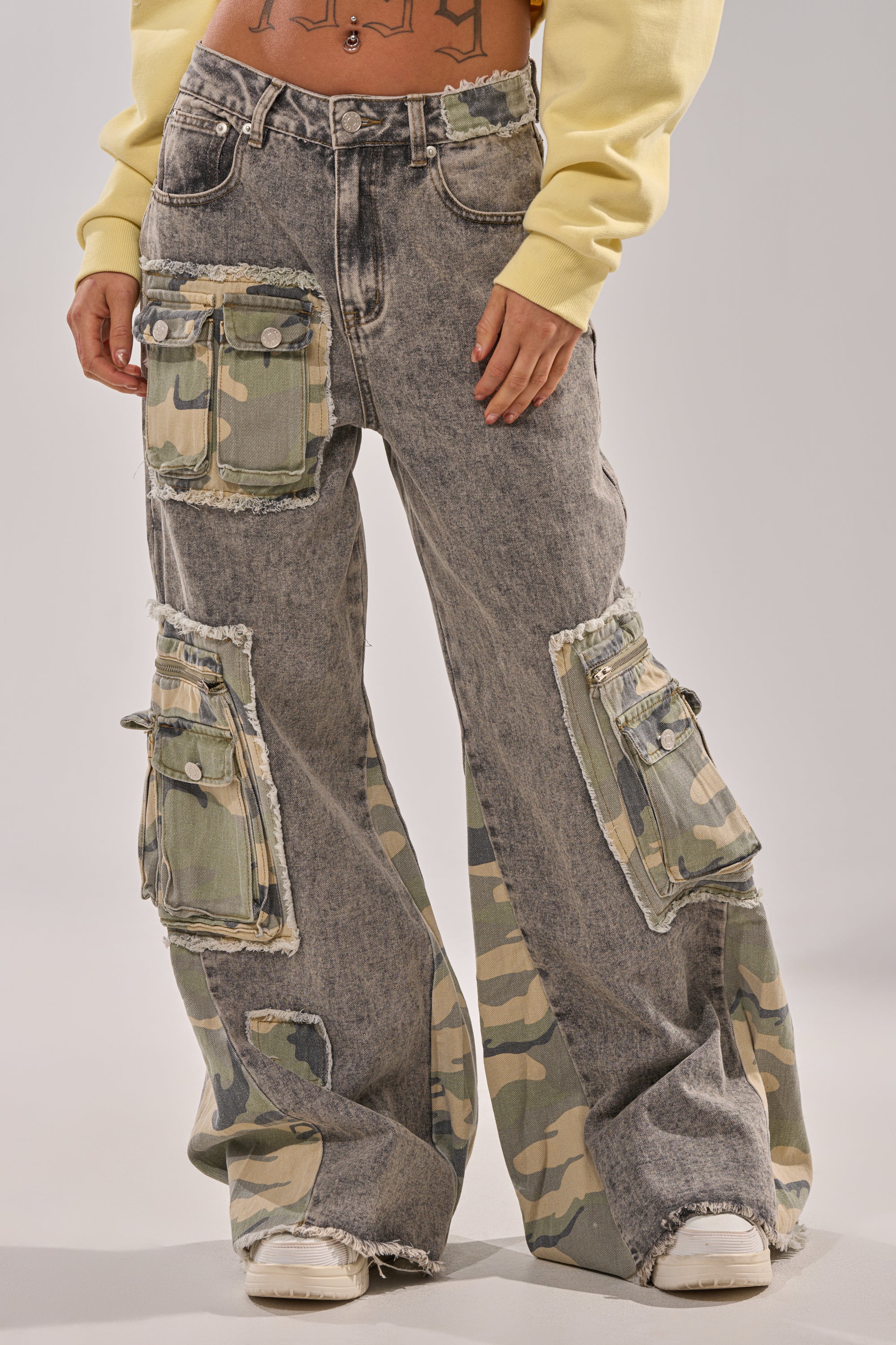 DOWN AND DIRTY CAMO CARGO - Akira Wear