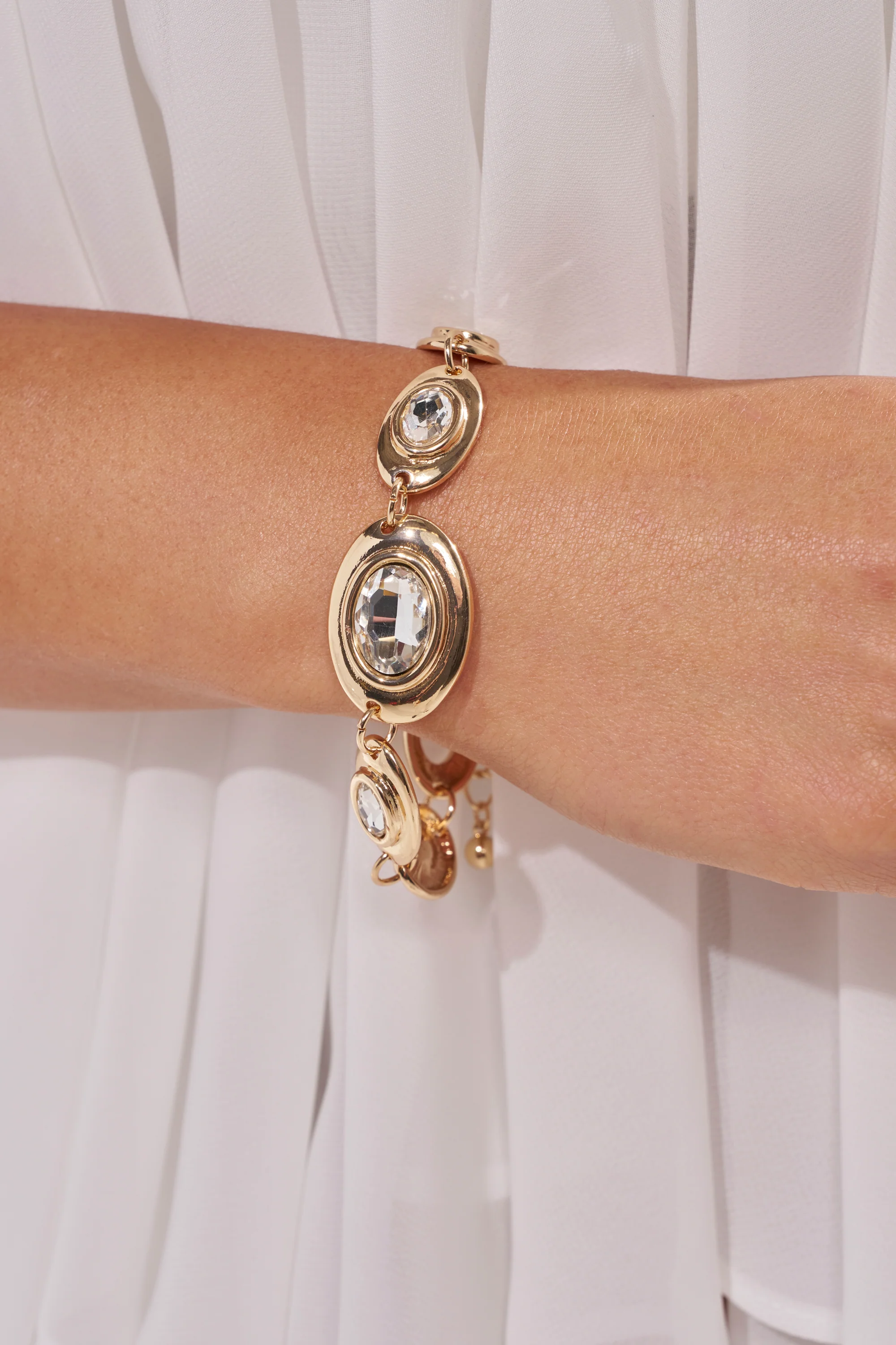 RUNWAY READY BRACELET IN GOLD - Akira Wear