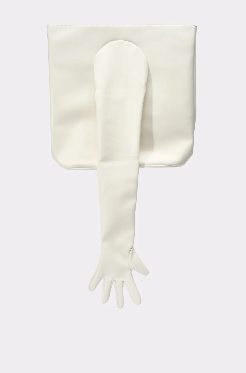PRINCESS TREATMENT GLOVE PURSE - Akira Wear
