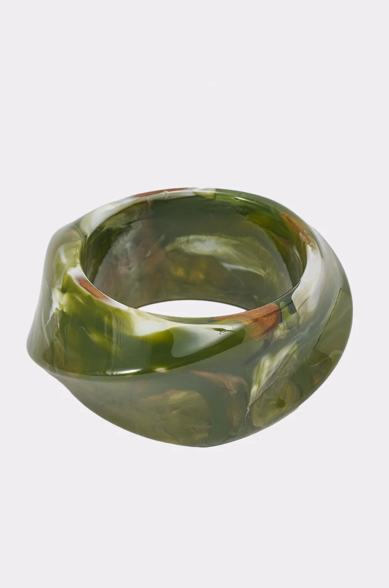 RESIN SWIRL BANGLE IN GREEN - Akira Wear