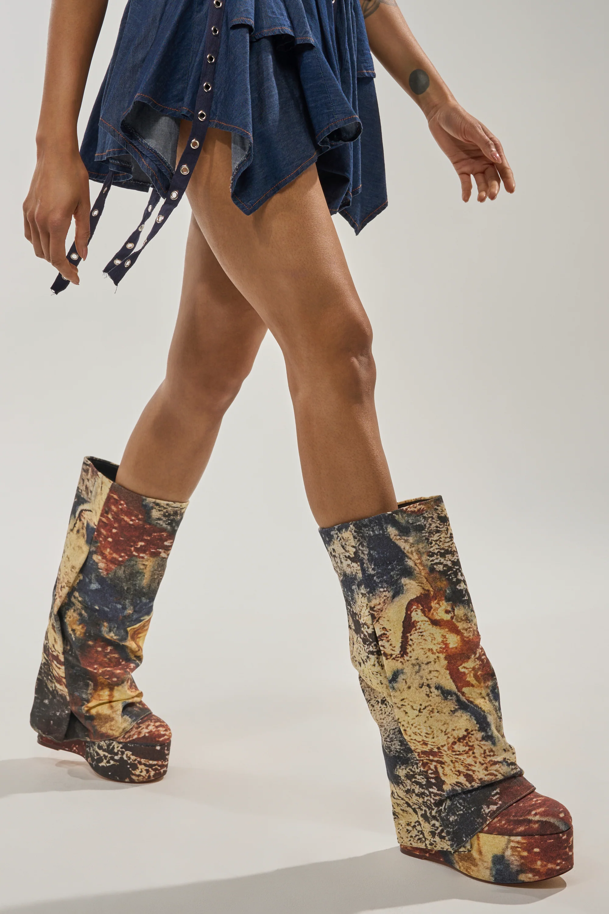 AZALEA WANG FRANKEYE MULTI MATERIAL FLATFORM BOOT - Akira Wear