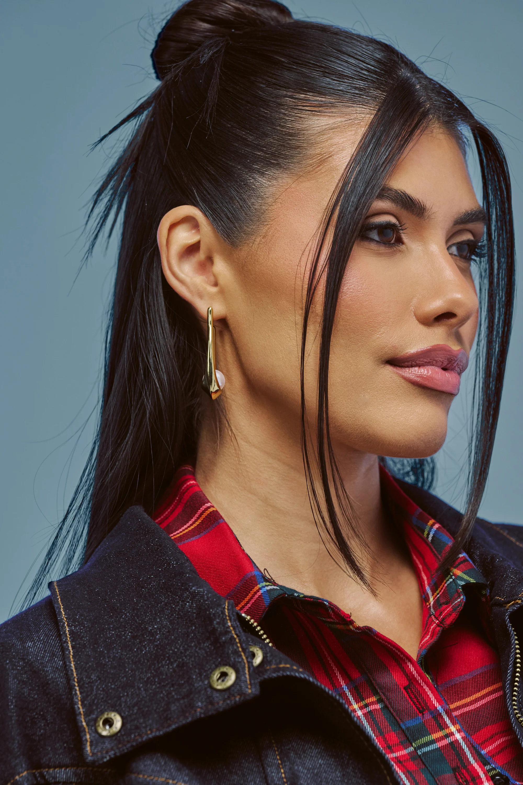 HOLD MY PEARLS DANGLE EARRING IN GOLD - Akira Wear