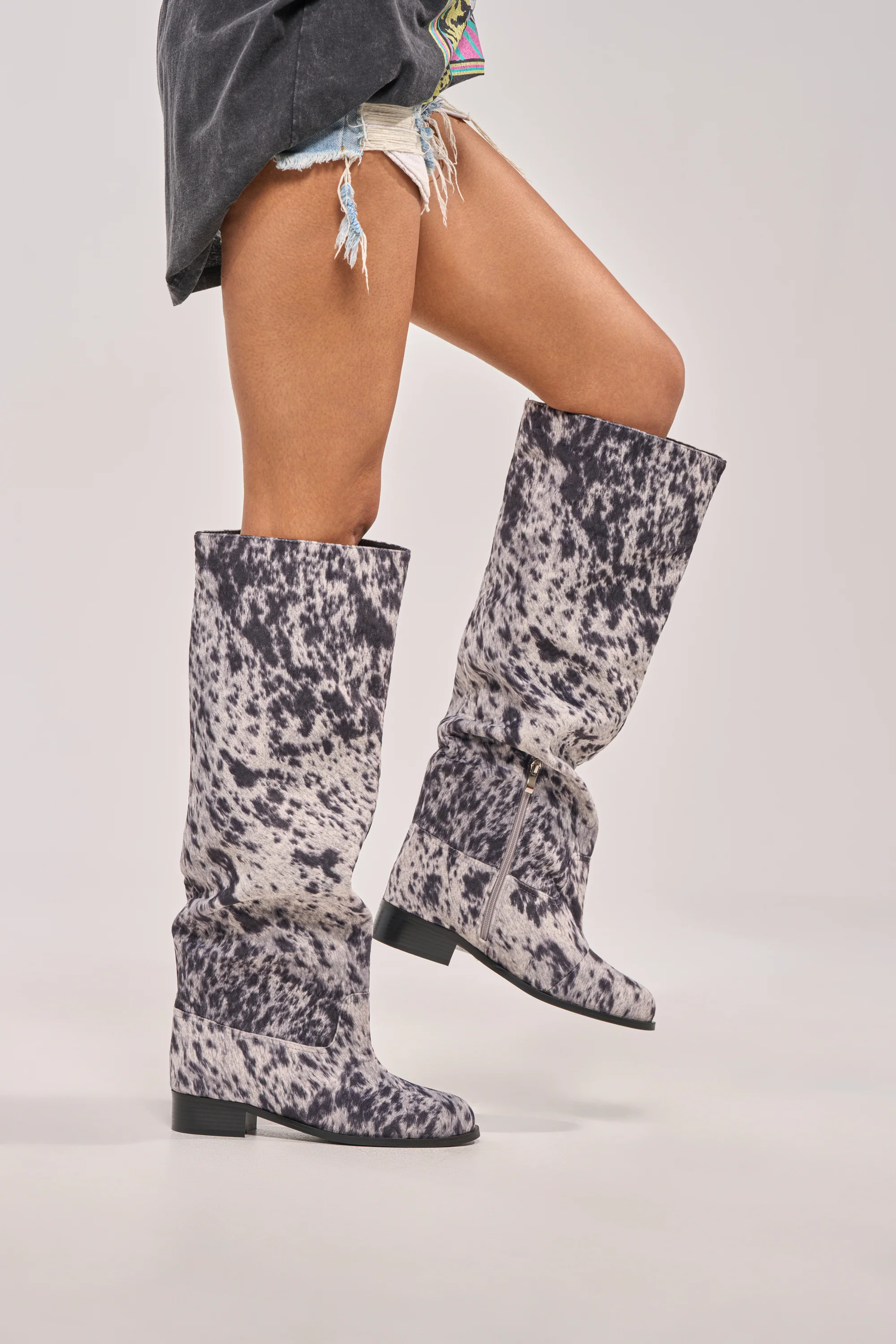 AZALEA WANG CANDACE BLACK AND WHITE SPECKLED FLAT BOOT - Akira Wear