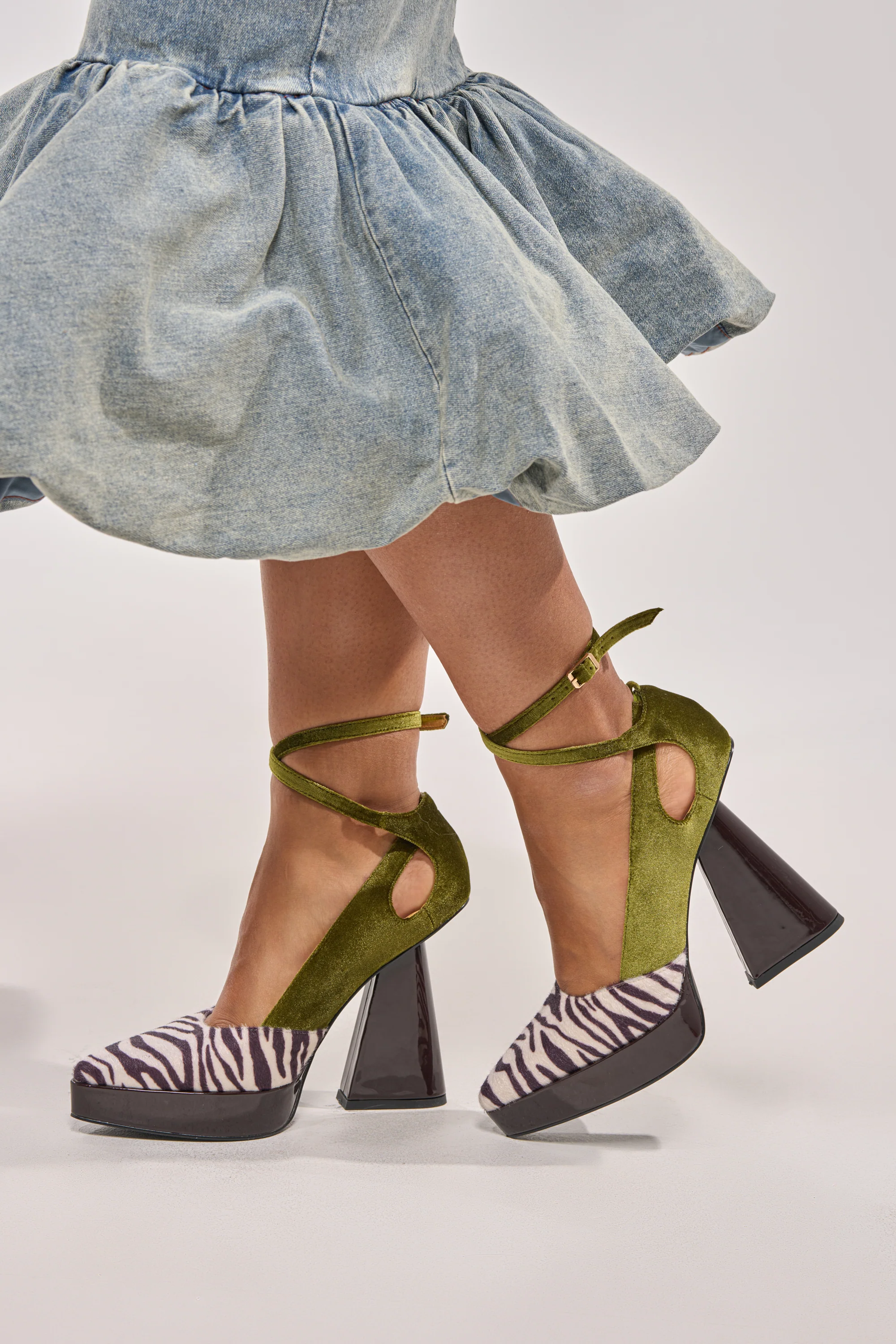 AZALEA WANG VEVELYN OLIVE BLOCK PUMP - Akira Wear