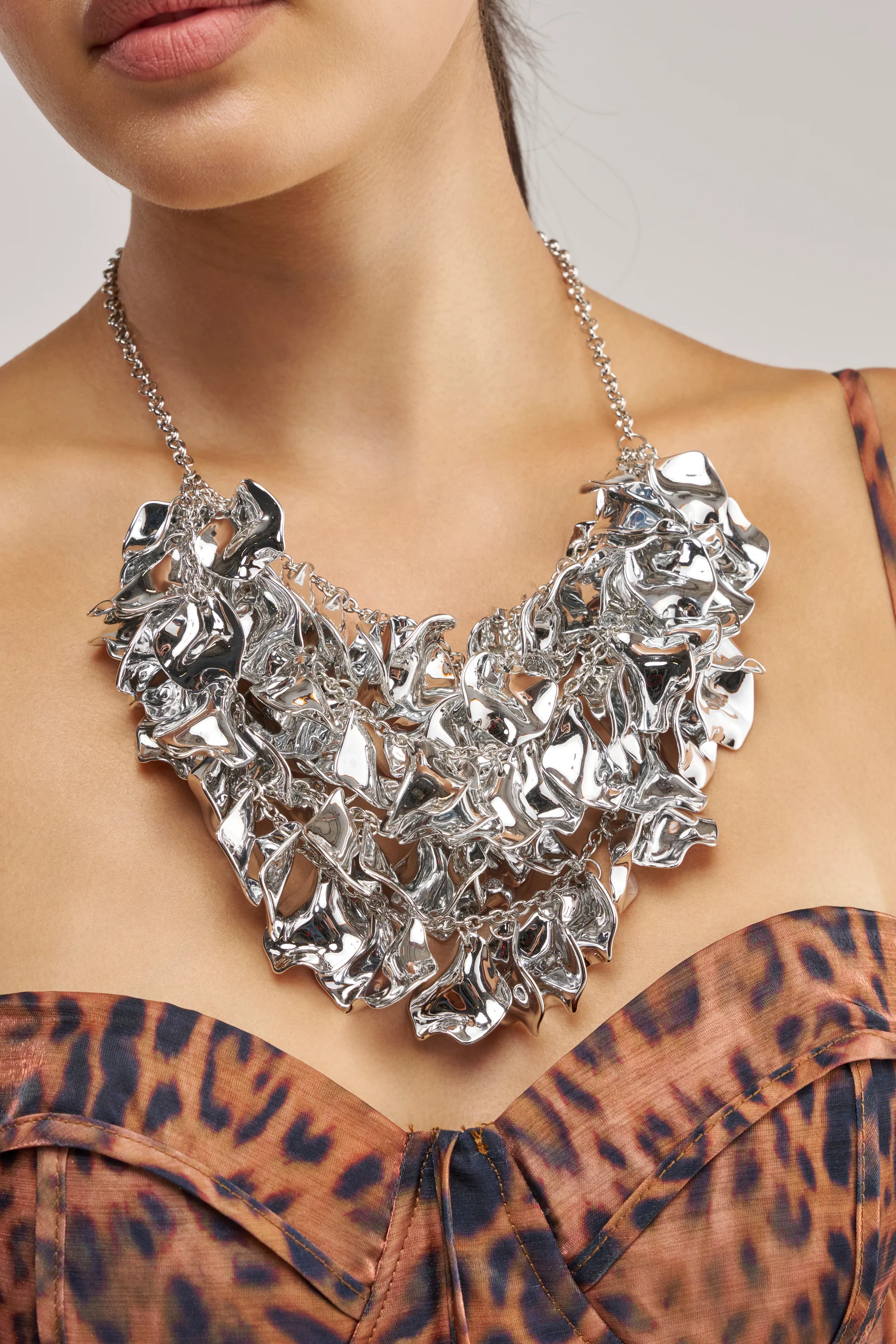 CHECK IT OUT NECKLACE - Akira Wear