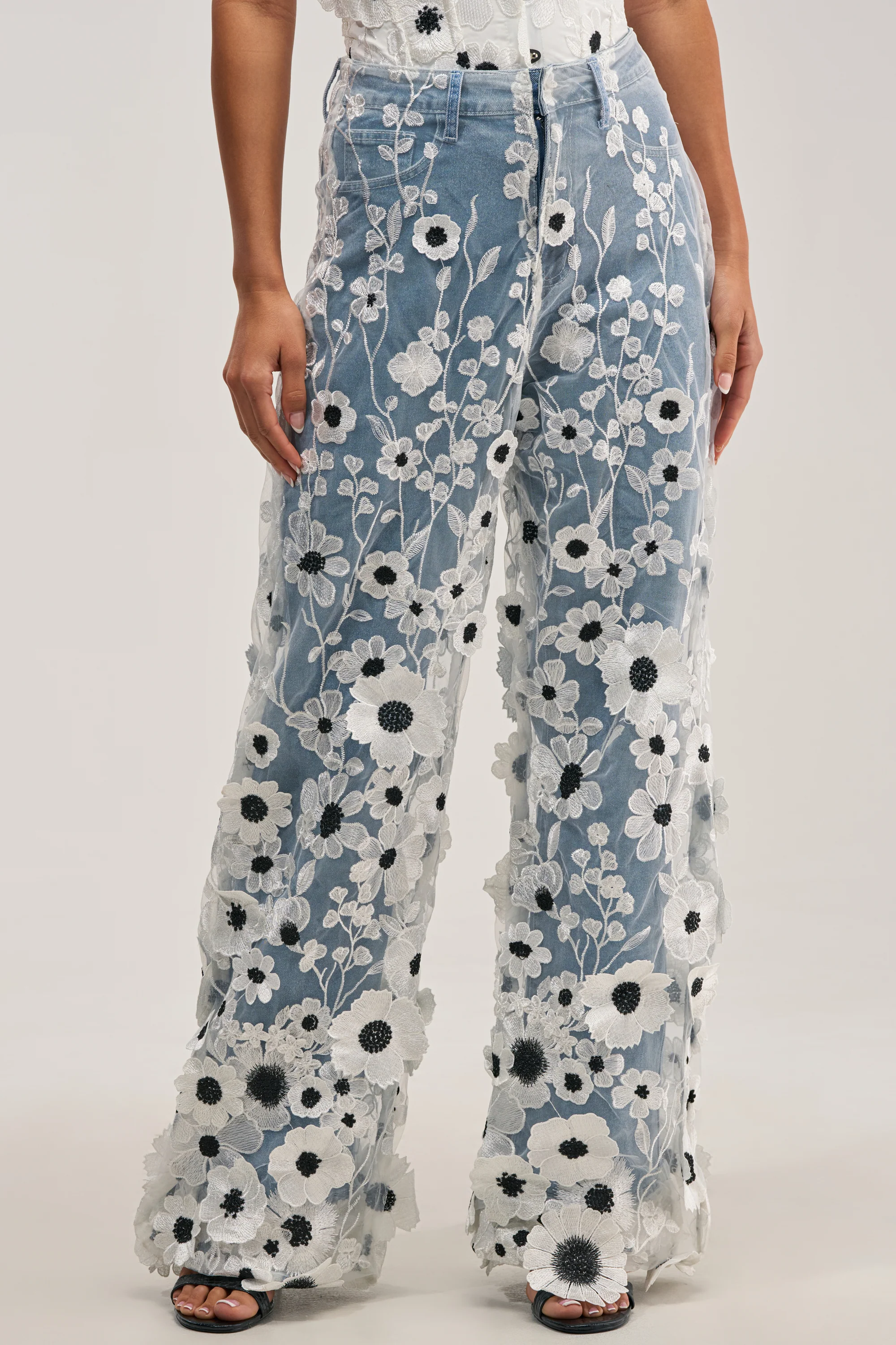 MIXED FLORALS RELAXED DENIM - Akira Wear