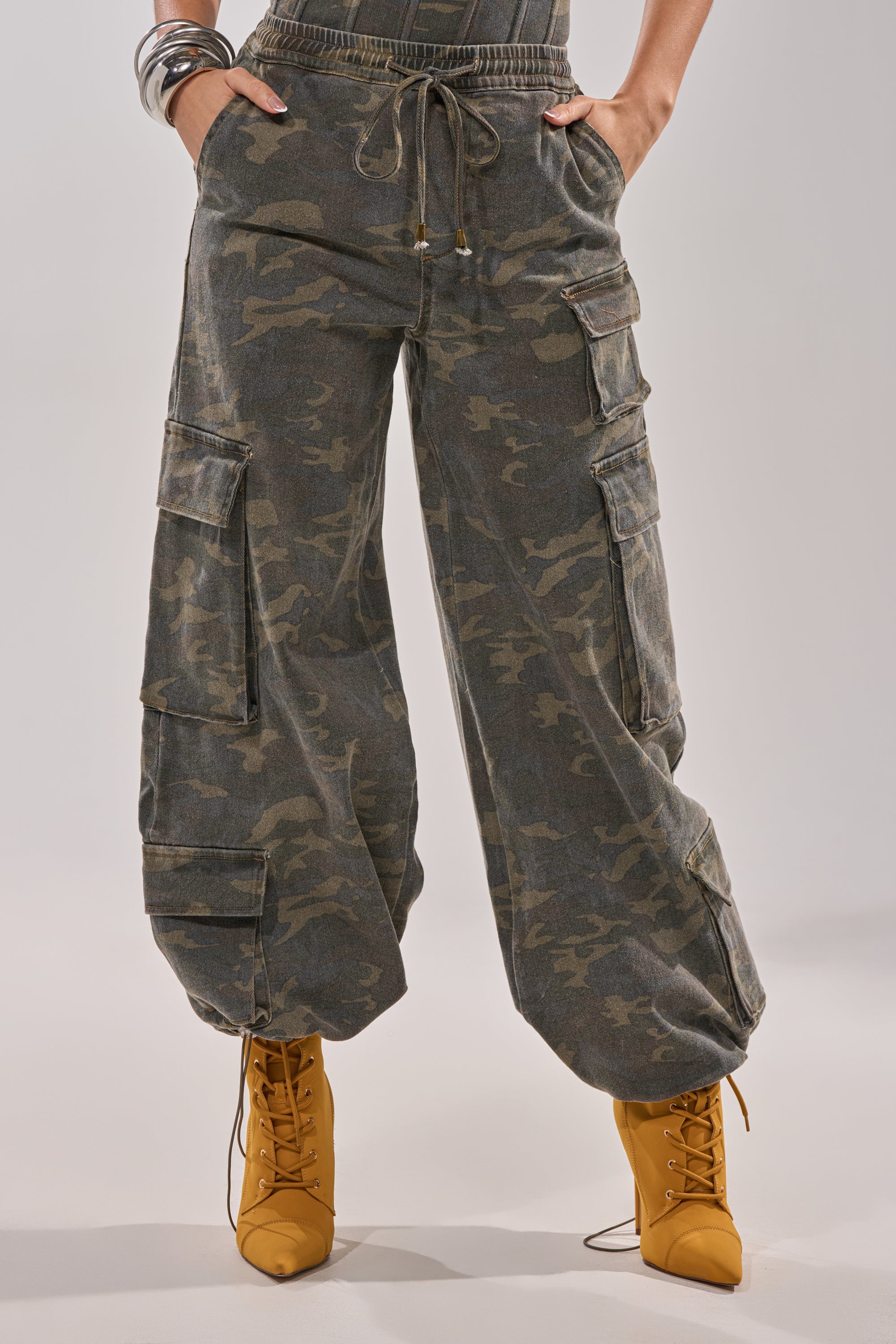 DOWN AND DIRTY CARGO PANT - Akira Wear