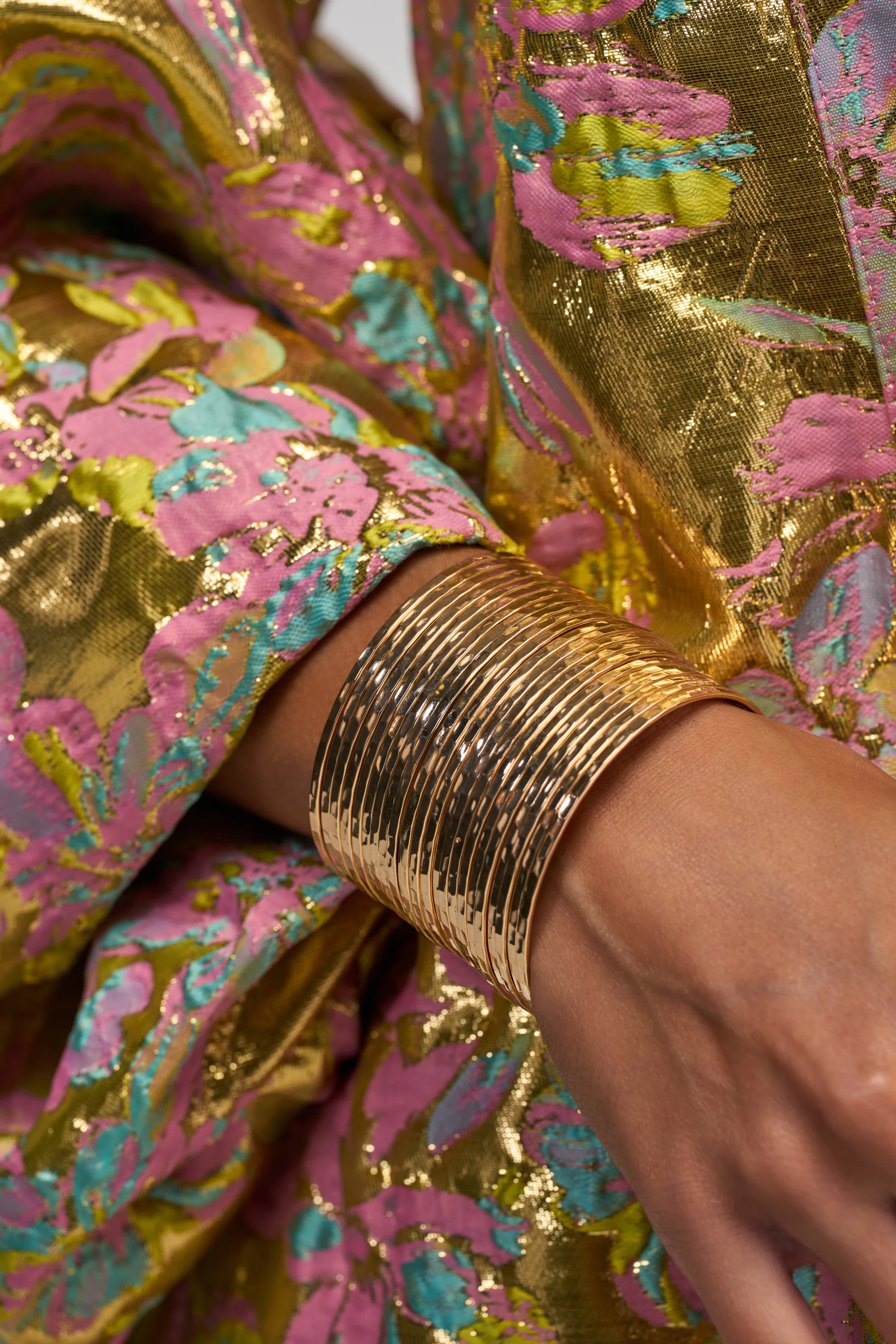 GOLD HAMMERED CUFF - Akira Wear