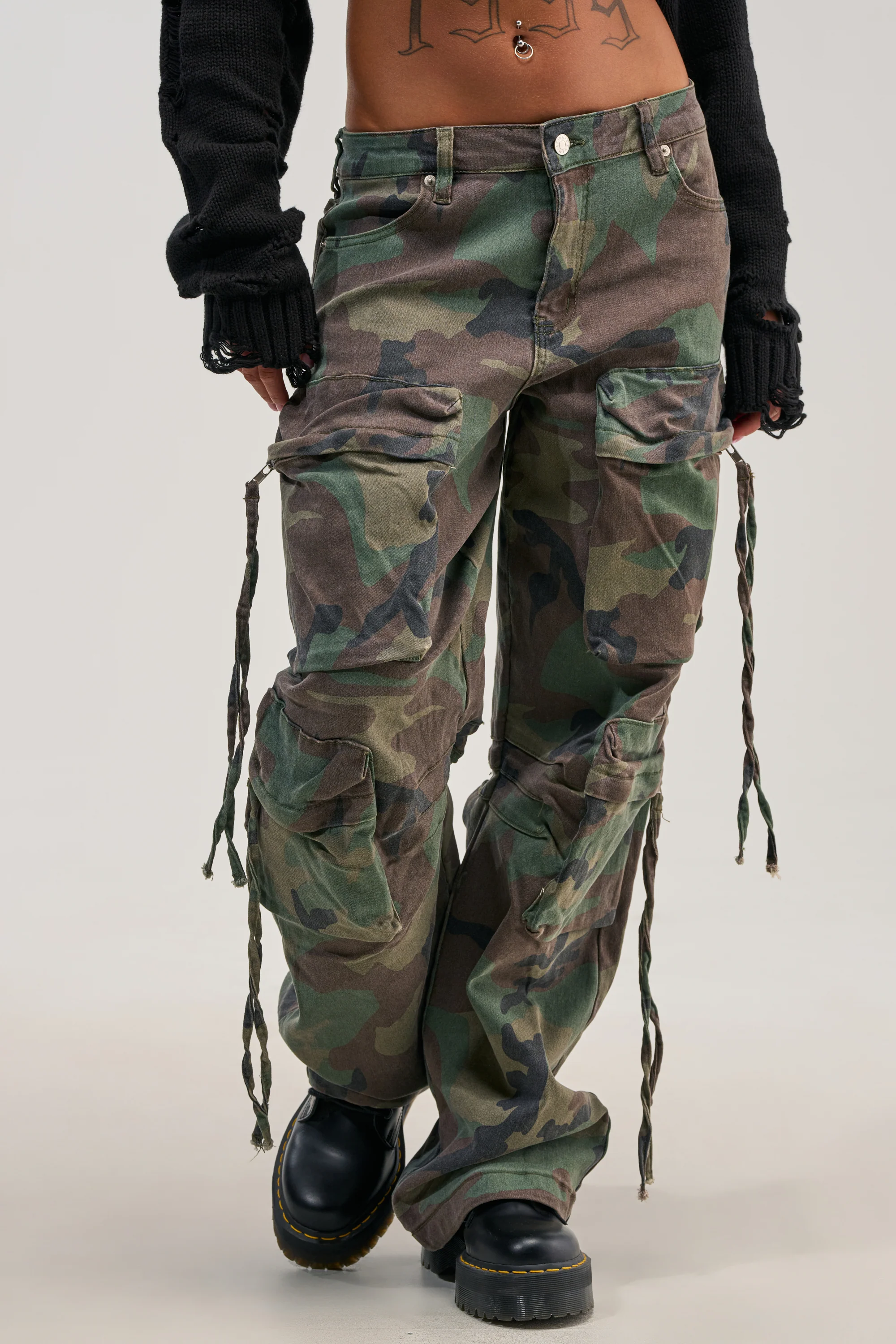TAKE ME DOWN CAMO CARGO PANT - Akira Wear