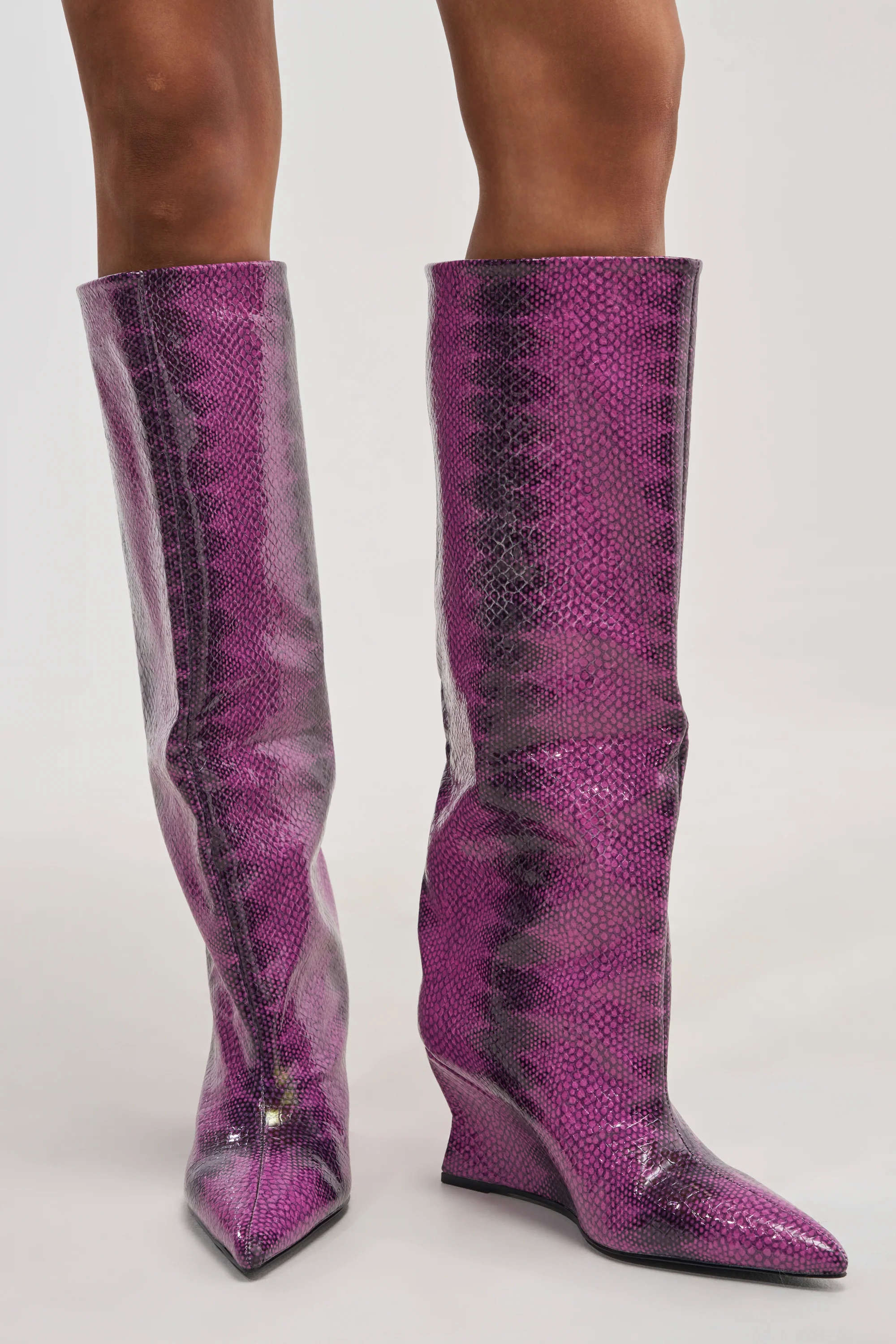 AZALEA WANG BRUN PURPLE SNAKE WEDGE BOOT - Akira Wear