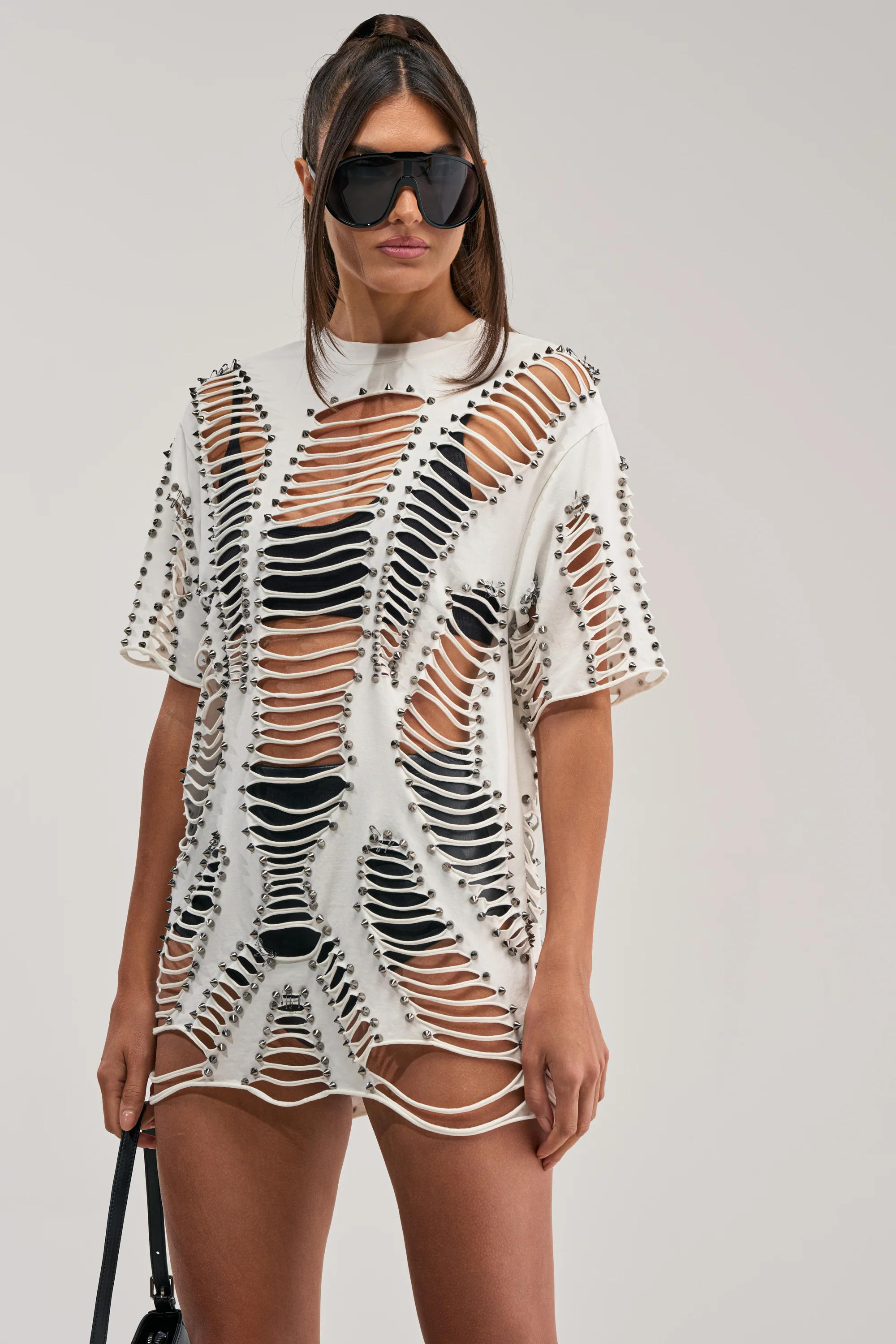 BARELY THERE DISTRESSED TEE - Akira Wear