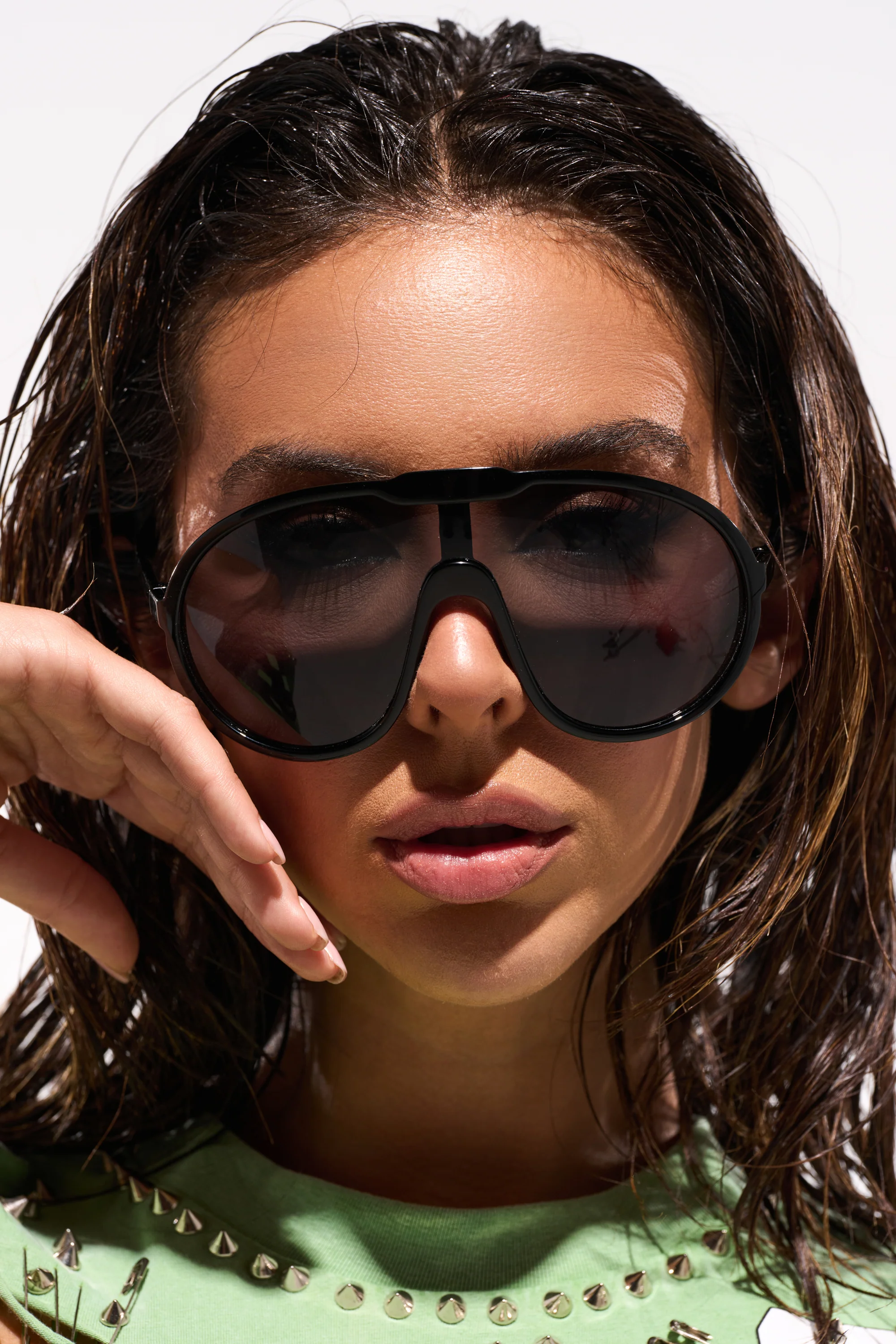 BIGGER IS BETTER BLACK SUNGLASSES - Akira Wear