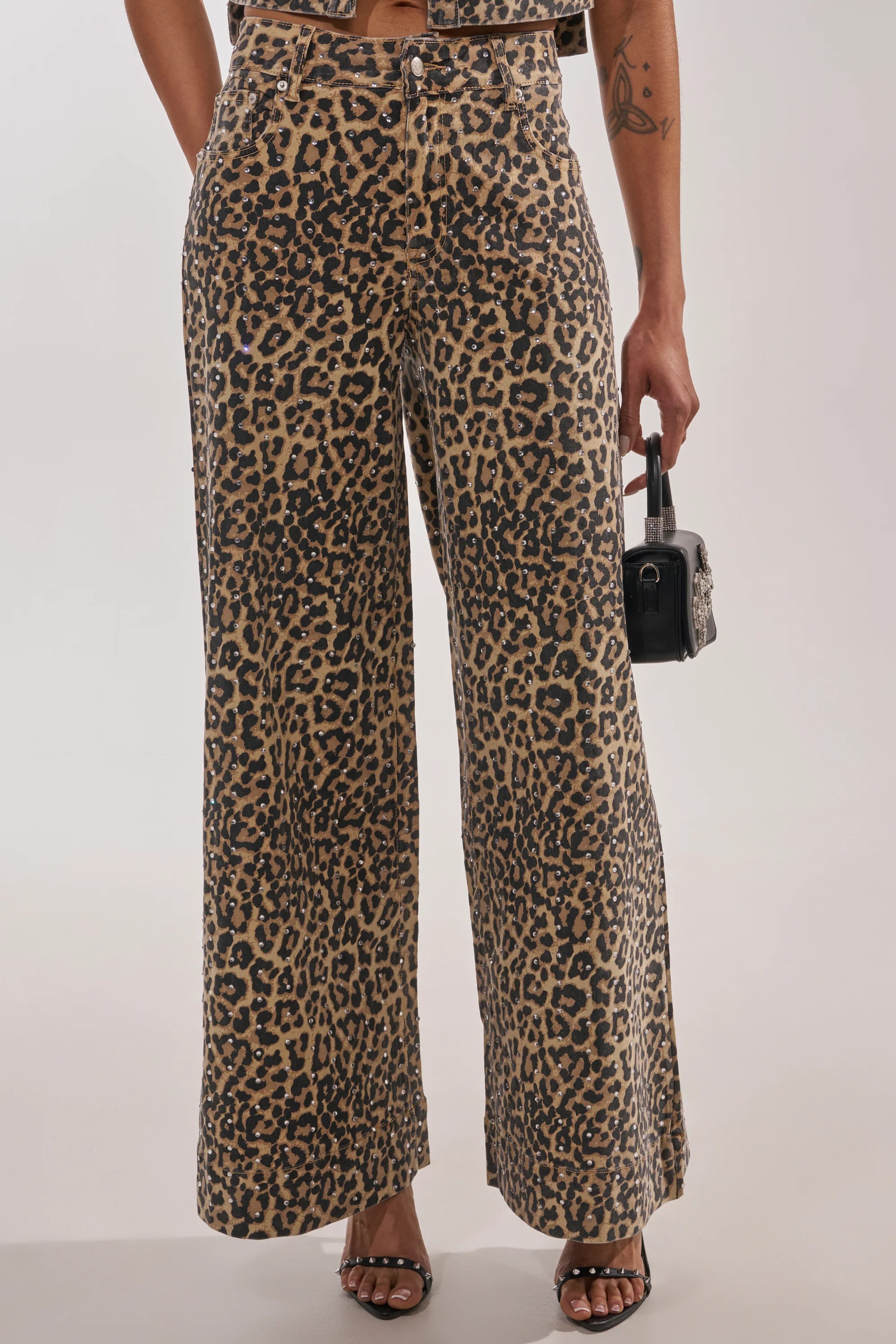 LEOPARD SISTA RELAXED DENIM - Akira Wear