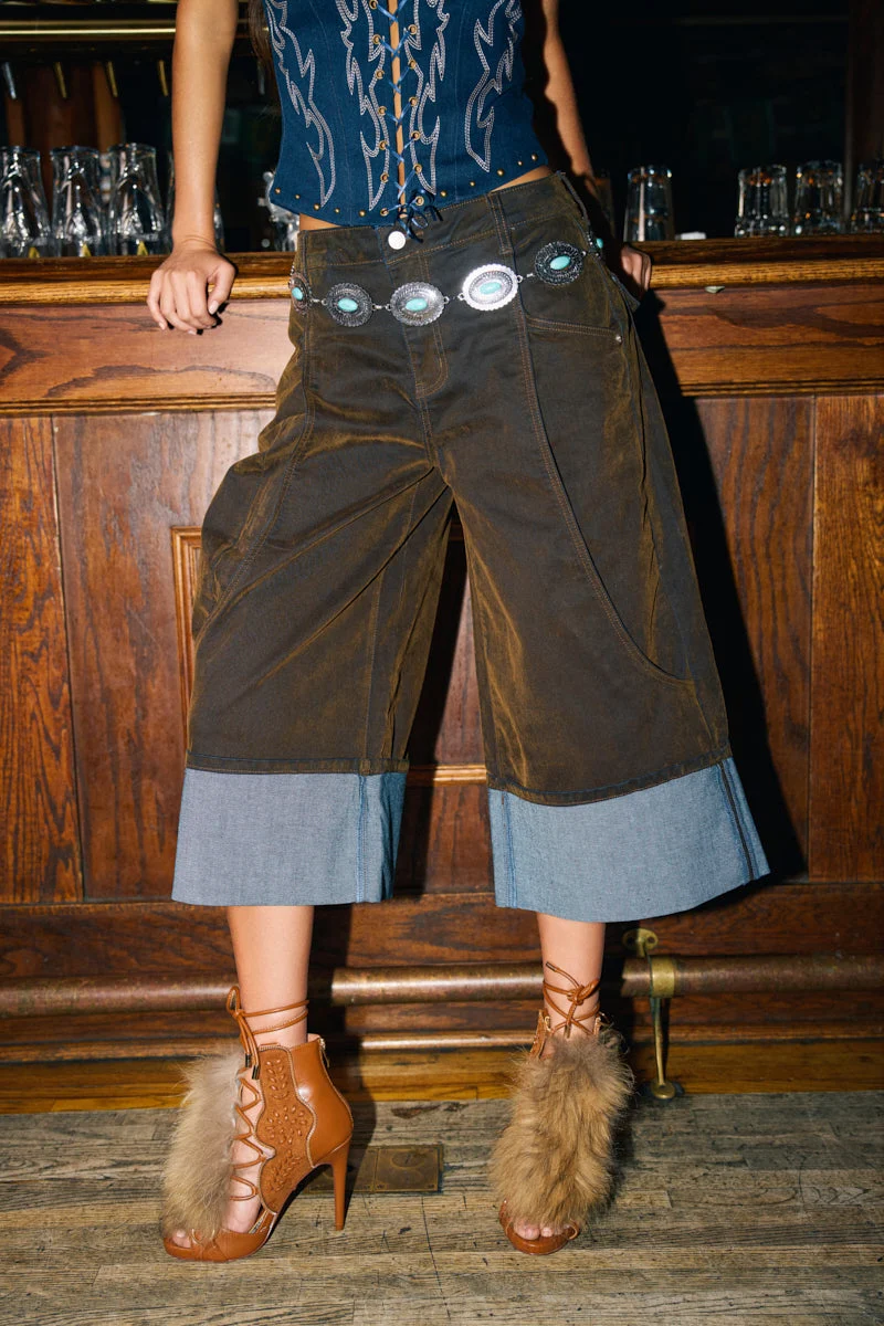 FALL VIBES VELVET BERMUDA SHORT - Akira Wear
