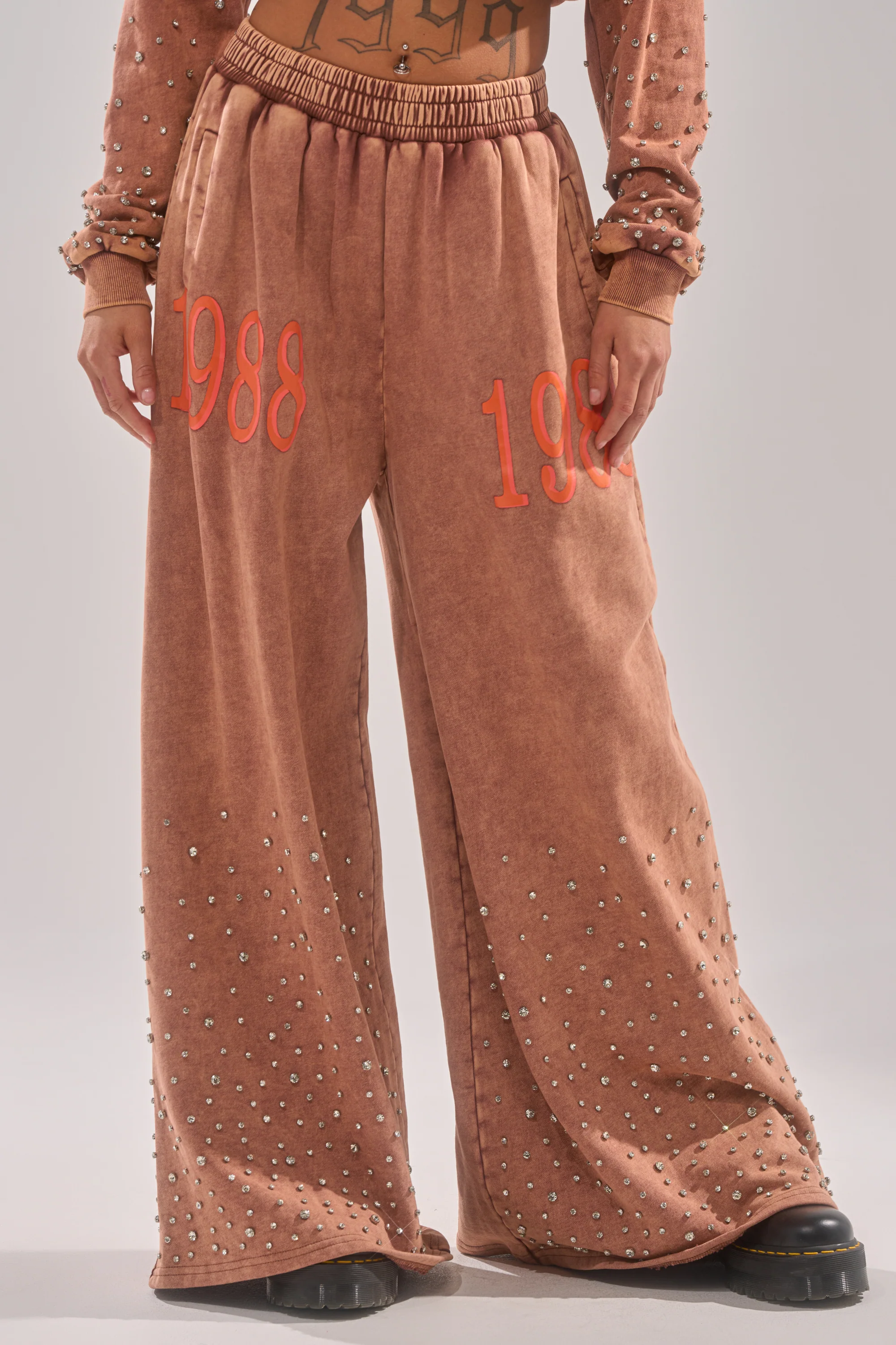 STUDIO LIVING WIDE LEG JOGGER - Akira Wear