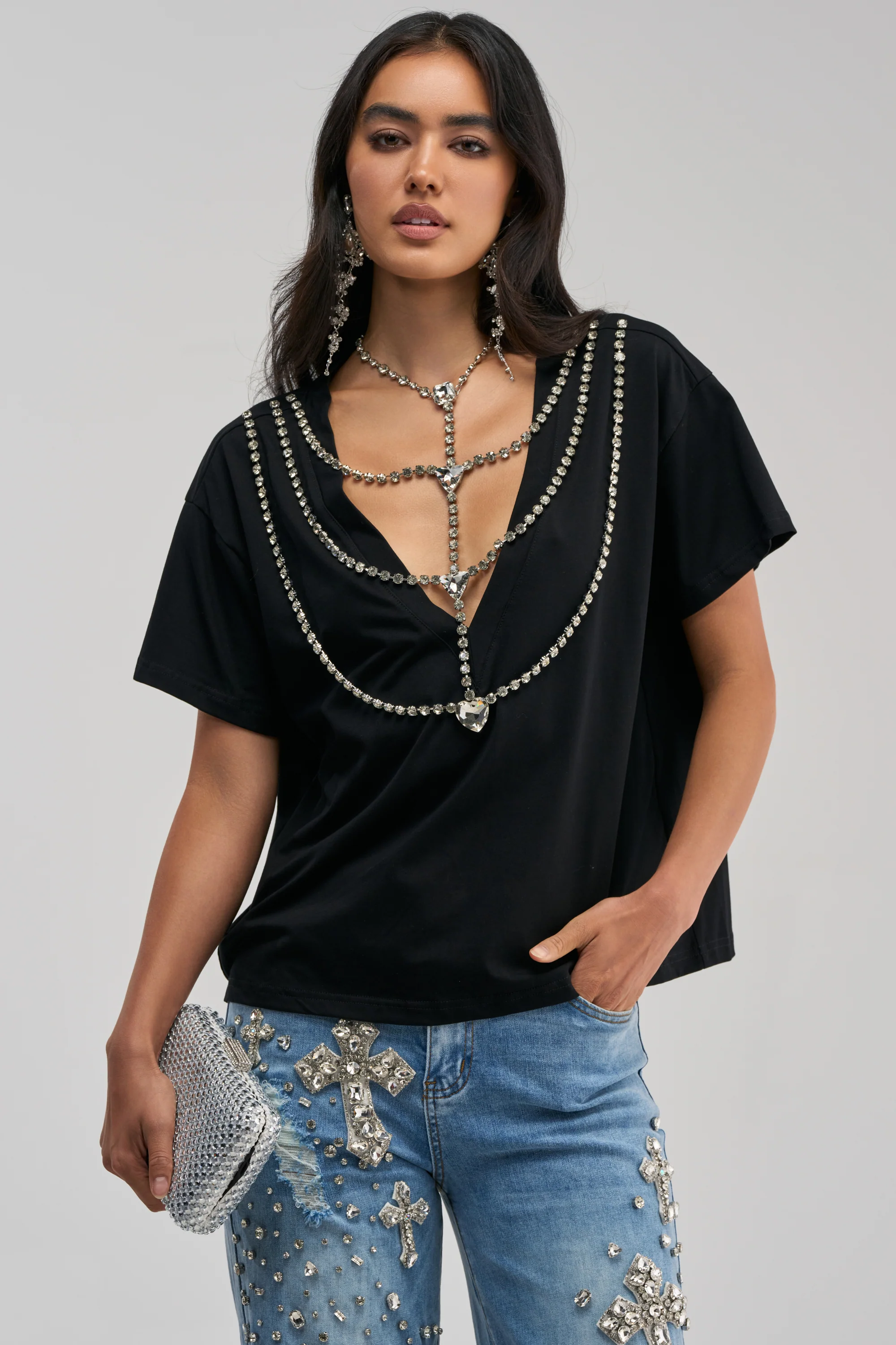 DIAMONDS DANCING RHINESTONE DETAIL TEE IN BLACK - Akira Wear