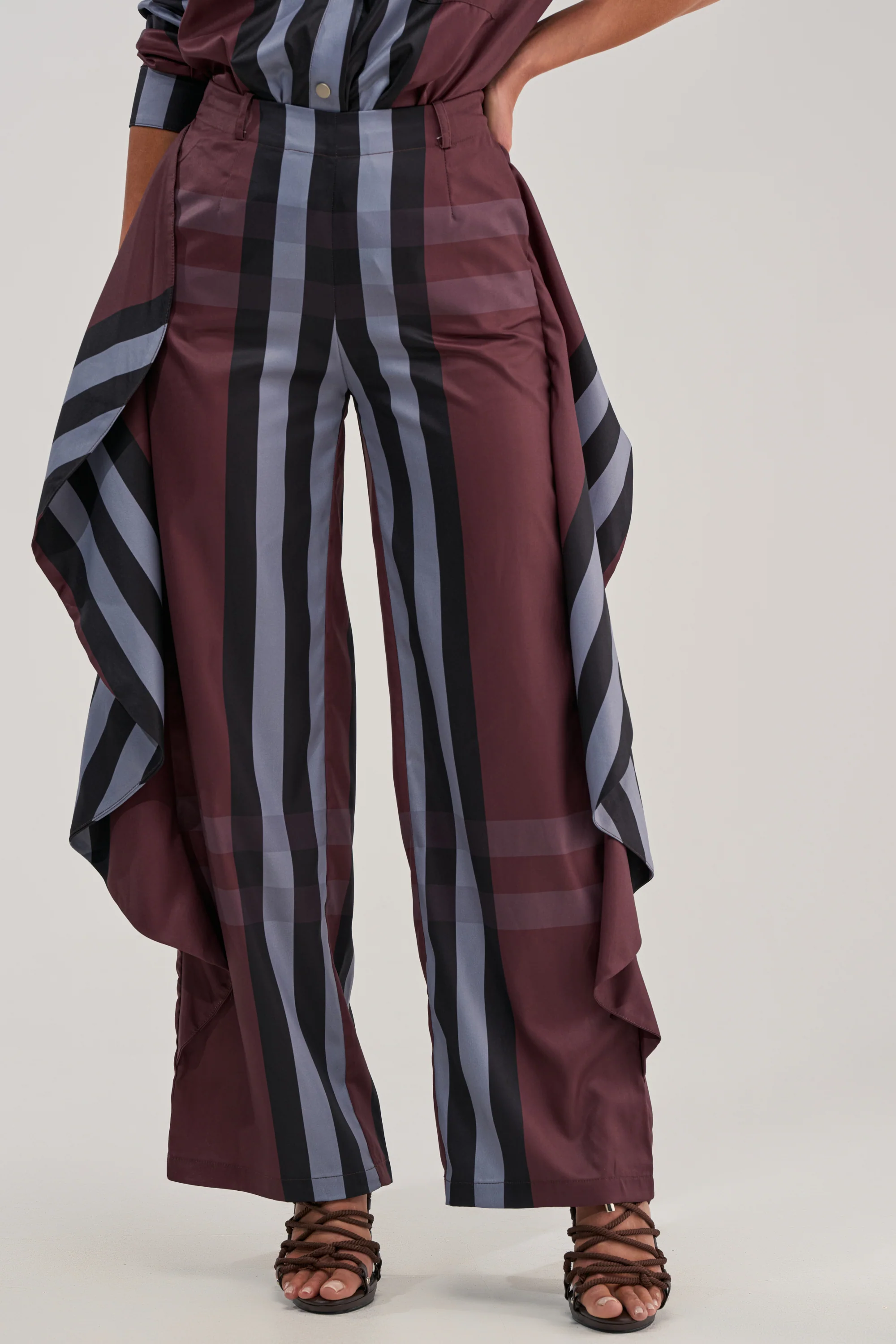 LUXURY LIFE PLAID PALAZZO PANT - Akira Wear