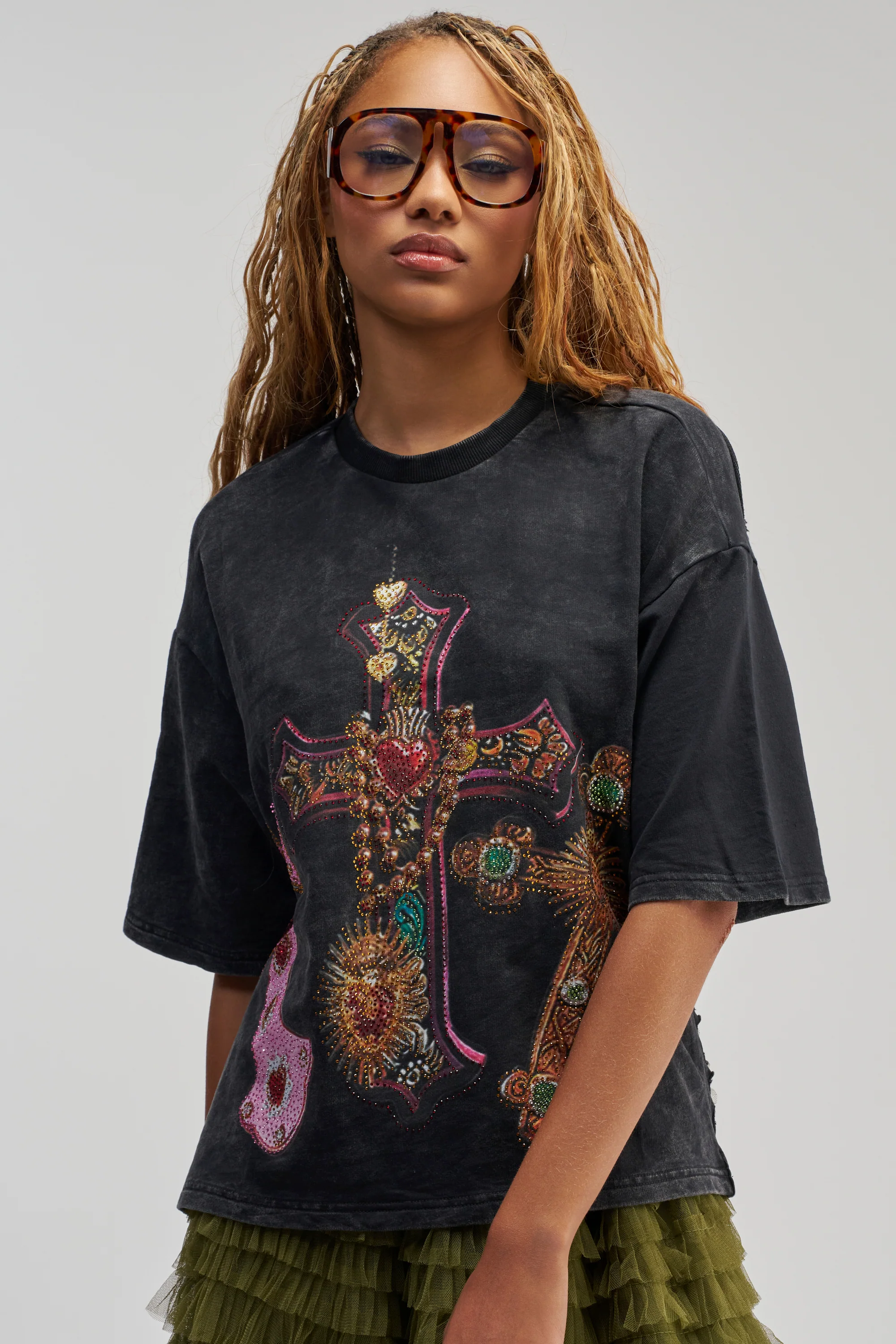 CROSS MY HEART RHINESTONE DISTRESSED TEE - Akira Wear
