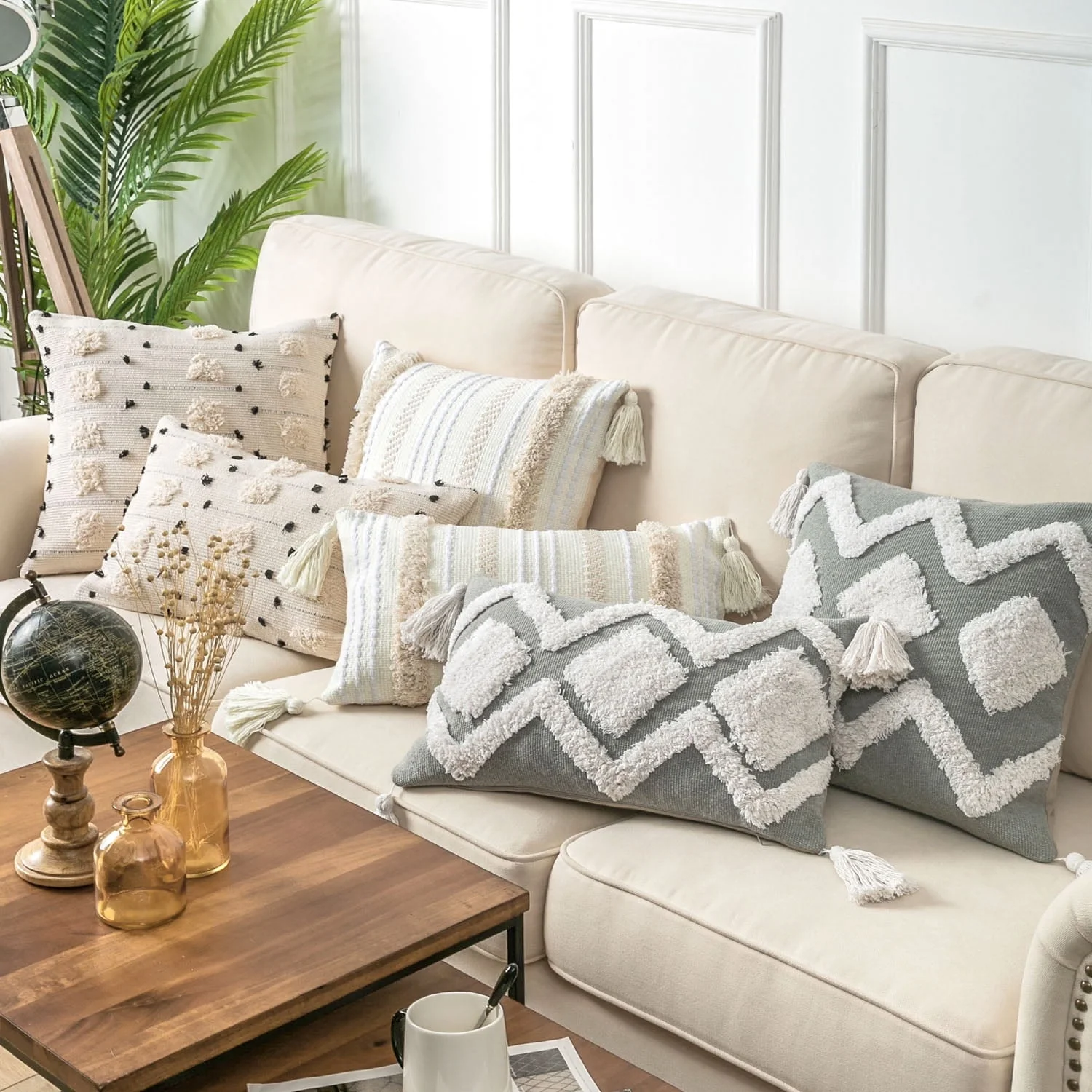 Phantoscope Boho Woven Tufted with Tassel Series Decorative Throw Pillow, 18