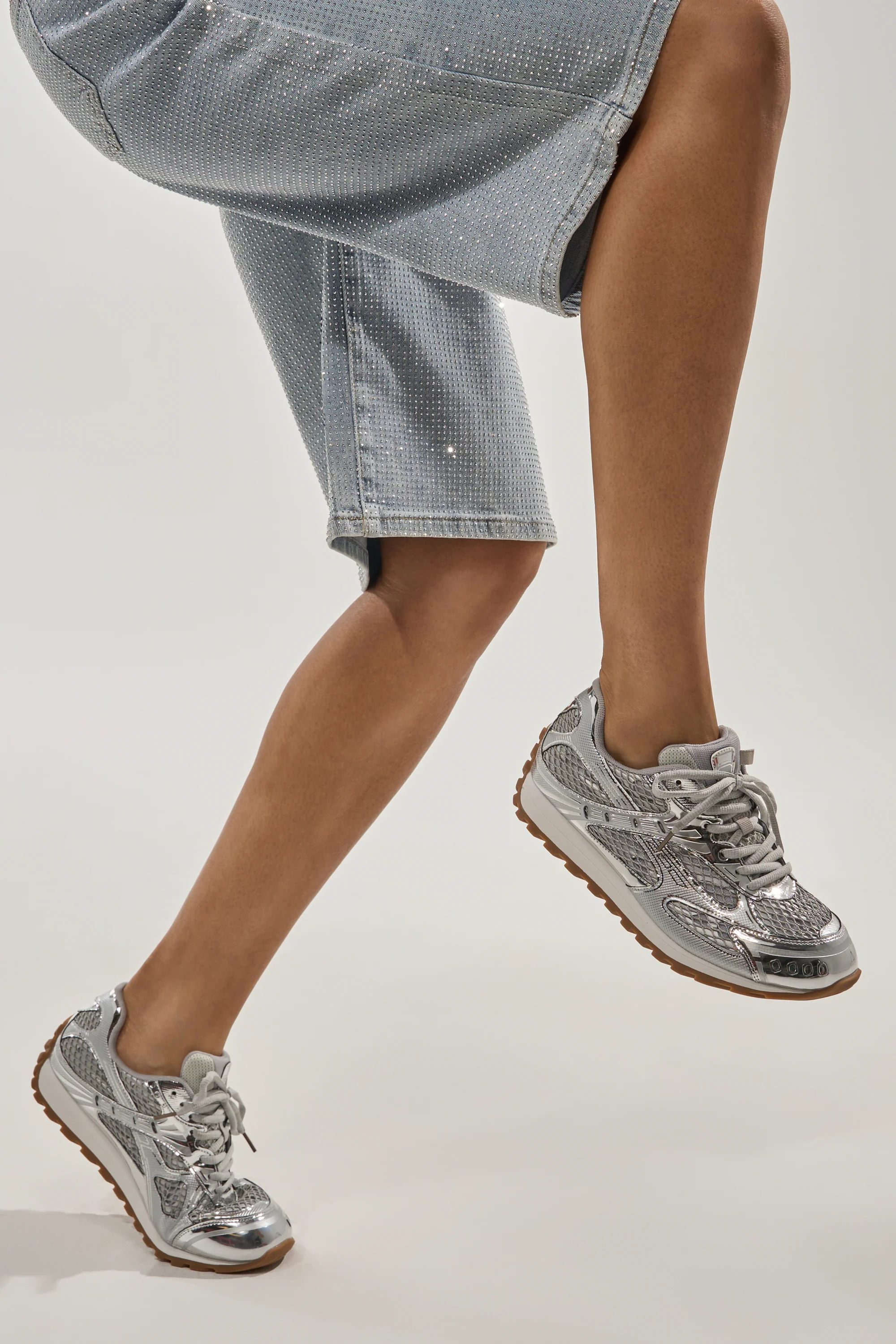 AKIRA GOLD LENIYA SILVER SNEAKER - Akira Wear
