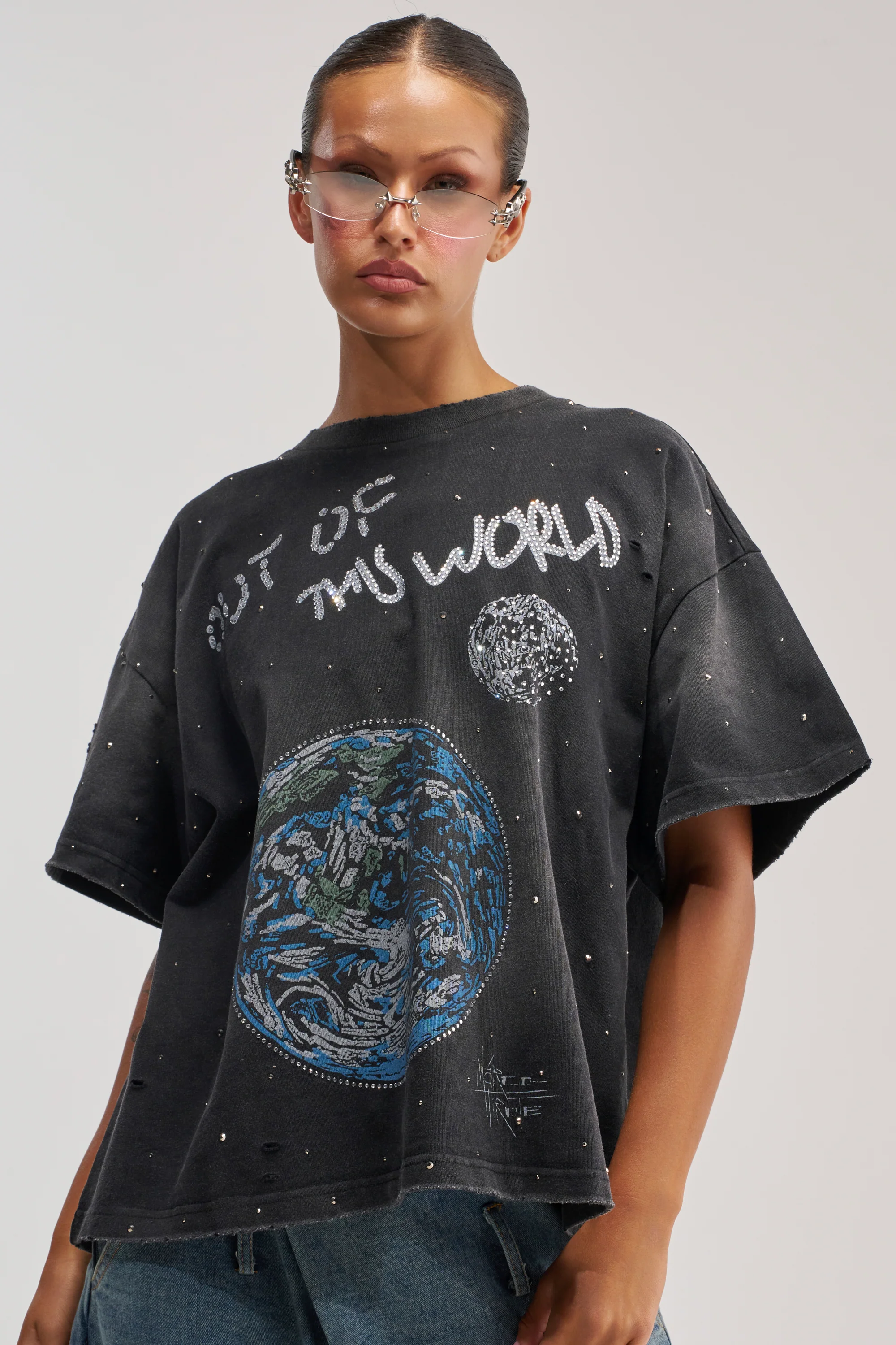 OUT OF THIS WORLD GRAPHIC TEE - Akira Wear