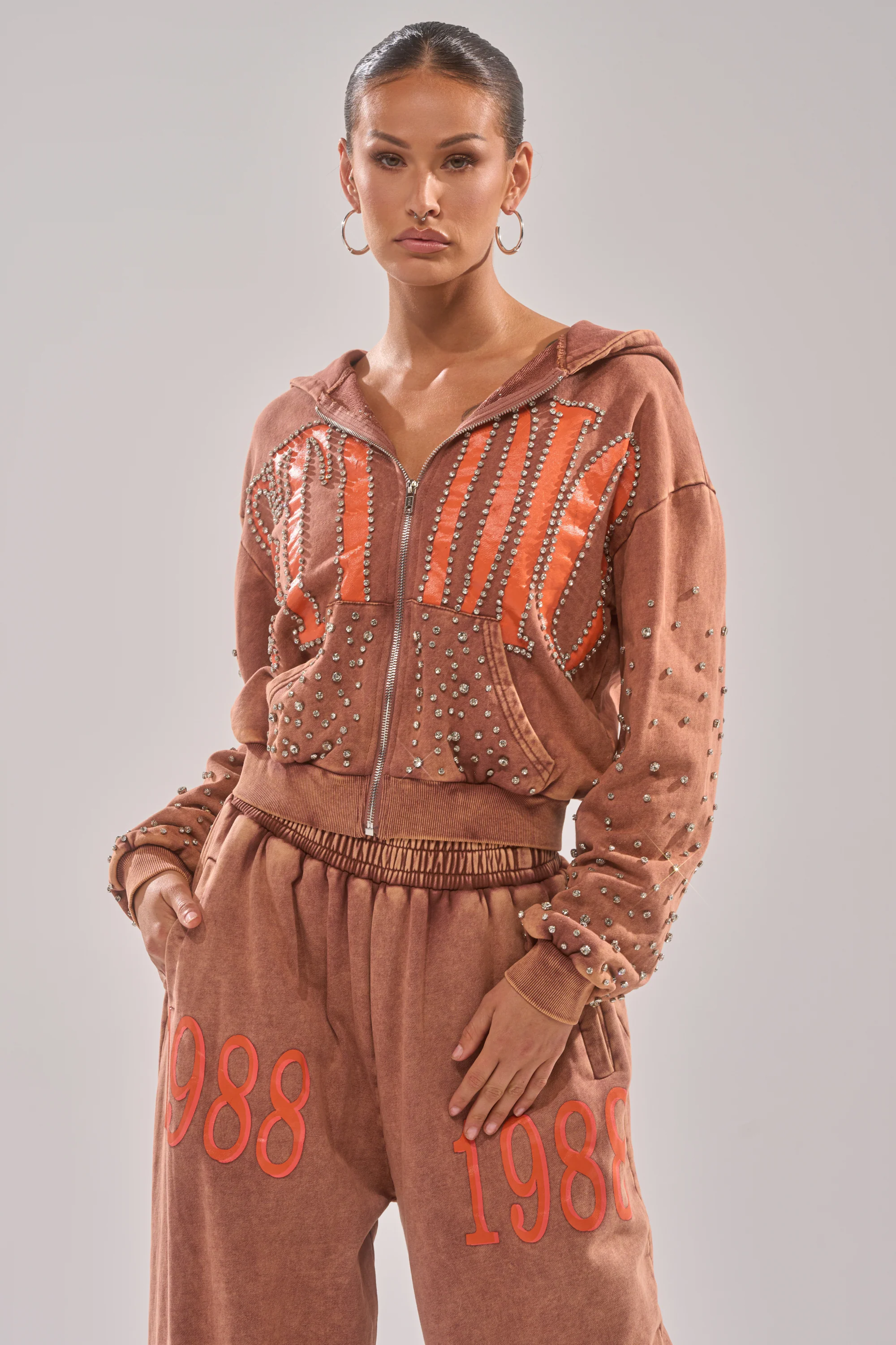 STUDIO LIVING ZIP UP SWEATSHIRT - Akira Wear