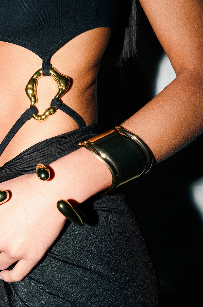 IN THE MAGS BRACELET - Akira Wear