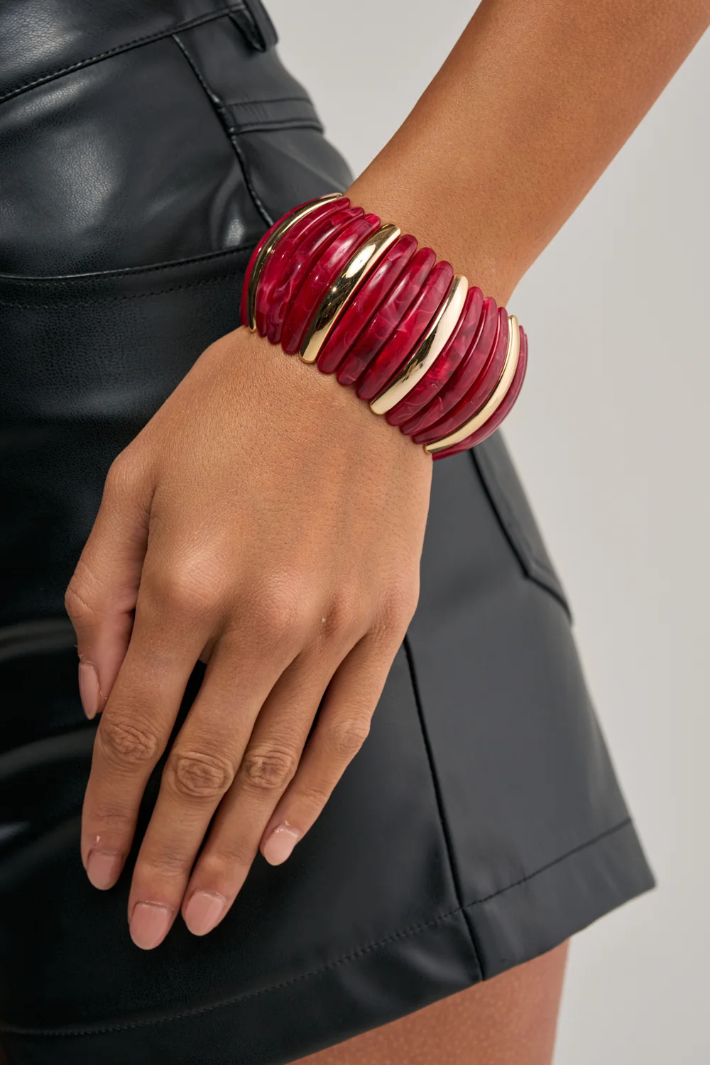 DISC BRACELET IN RED - Akira Wear