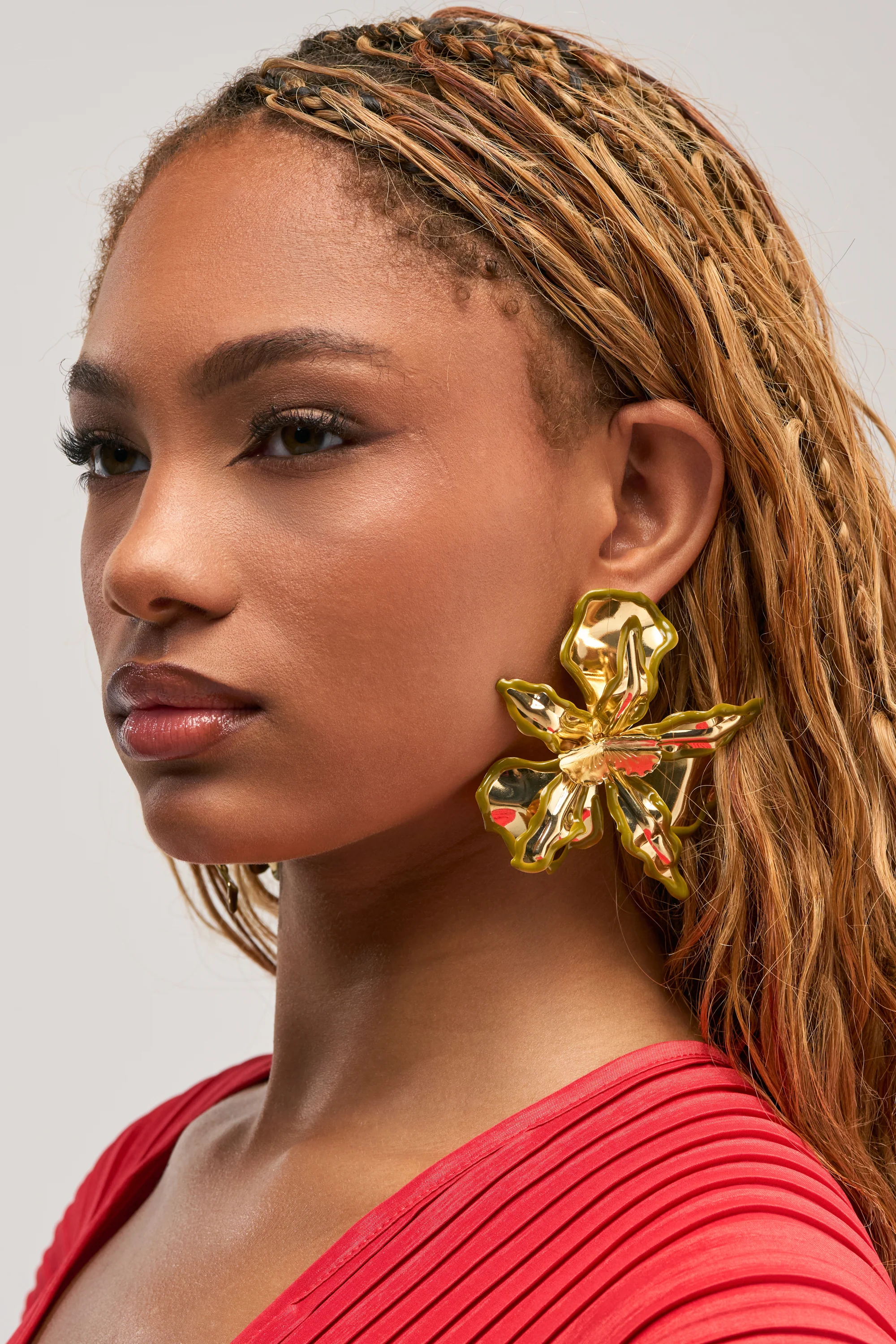 FLY ME OUT EARRING IN GREEN - Akira Wear
