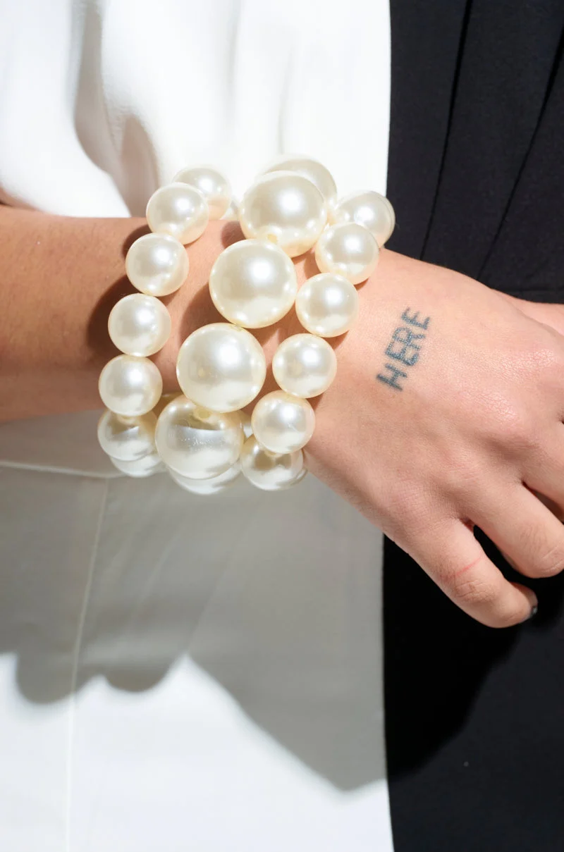 PEARL PLEASE STRETCH BRACELET SET - Akira Wear