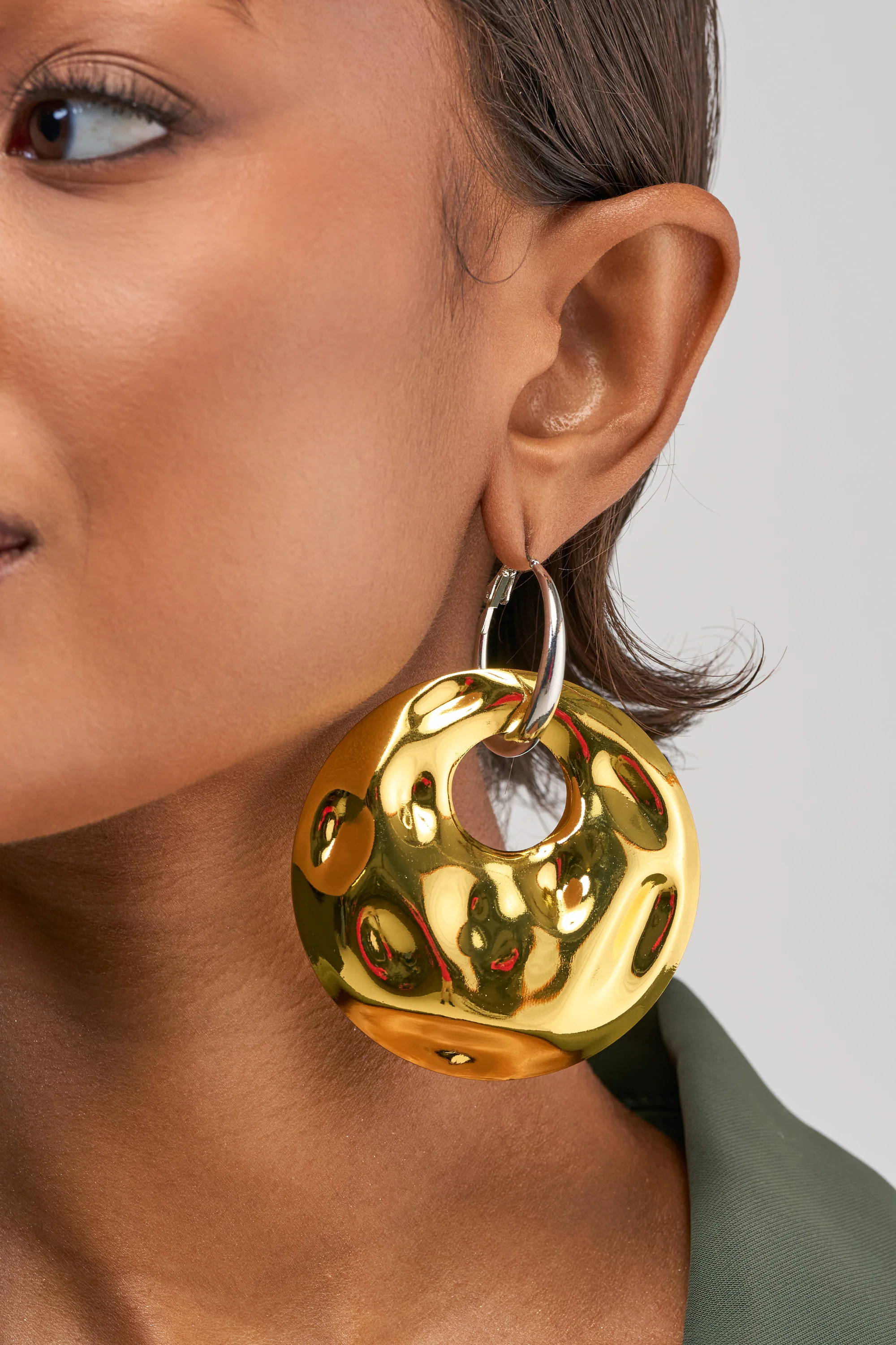 OVERSIZED 2-TONE STATEMENT EARRING - Akira Wear