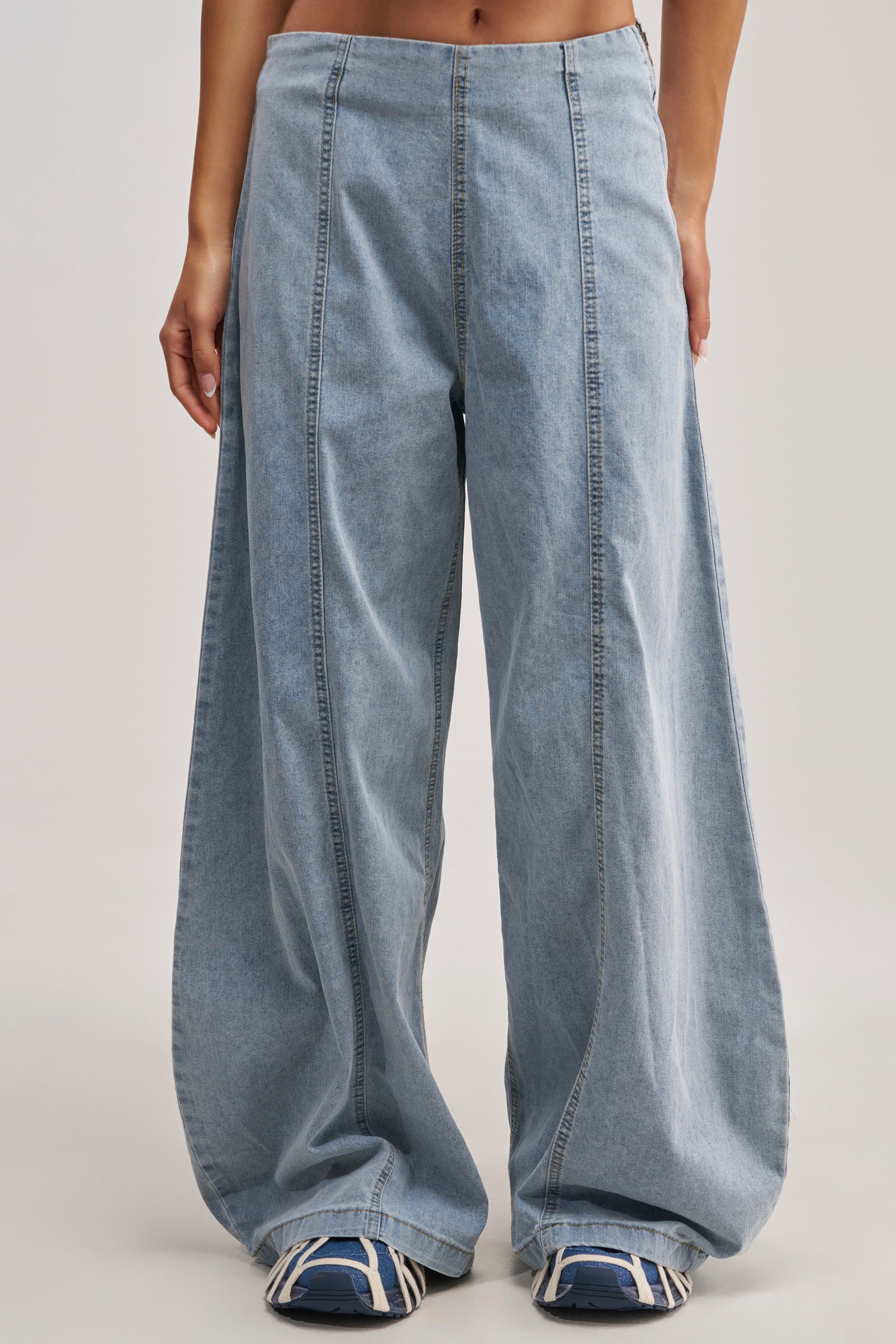 JUST IN TIME HIGH WAISTED RELAXED DENIM - Akira Wear