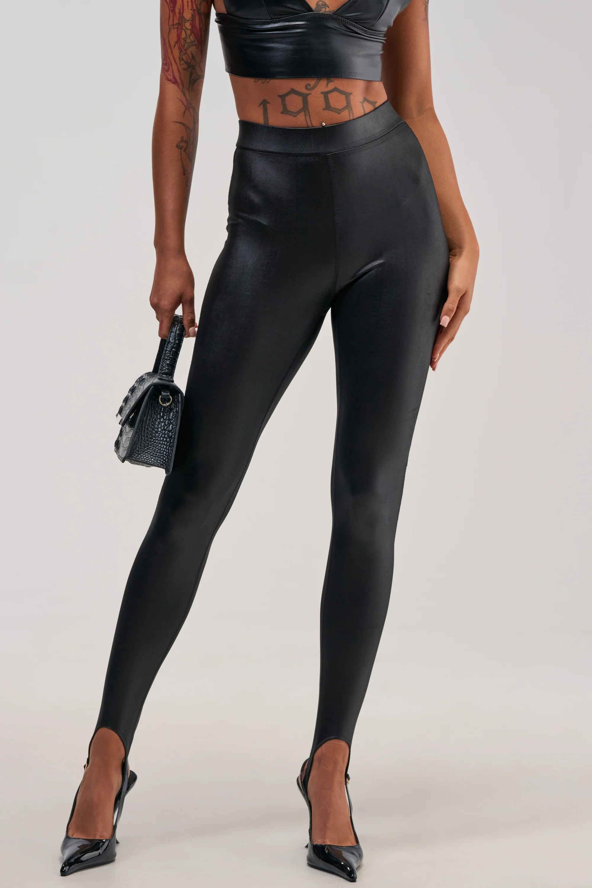 LOVE IS IN THE AIR STIRRUP LEGGING - Akira Wear