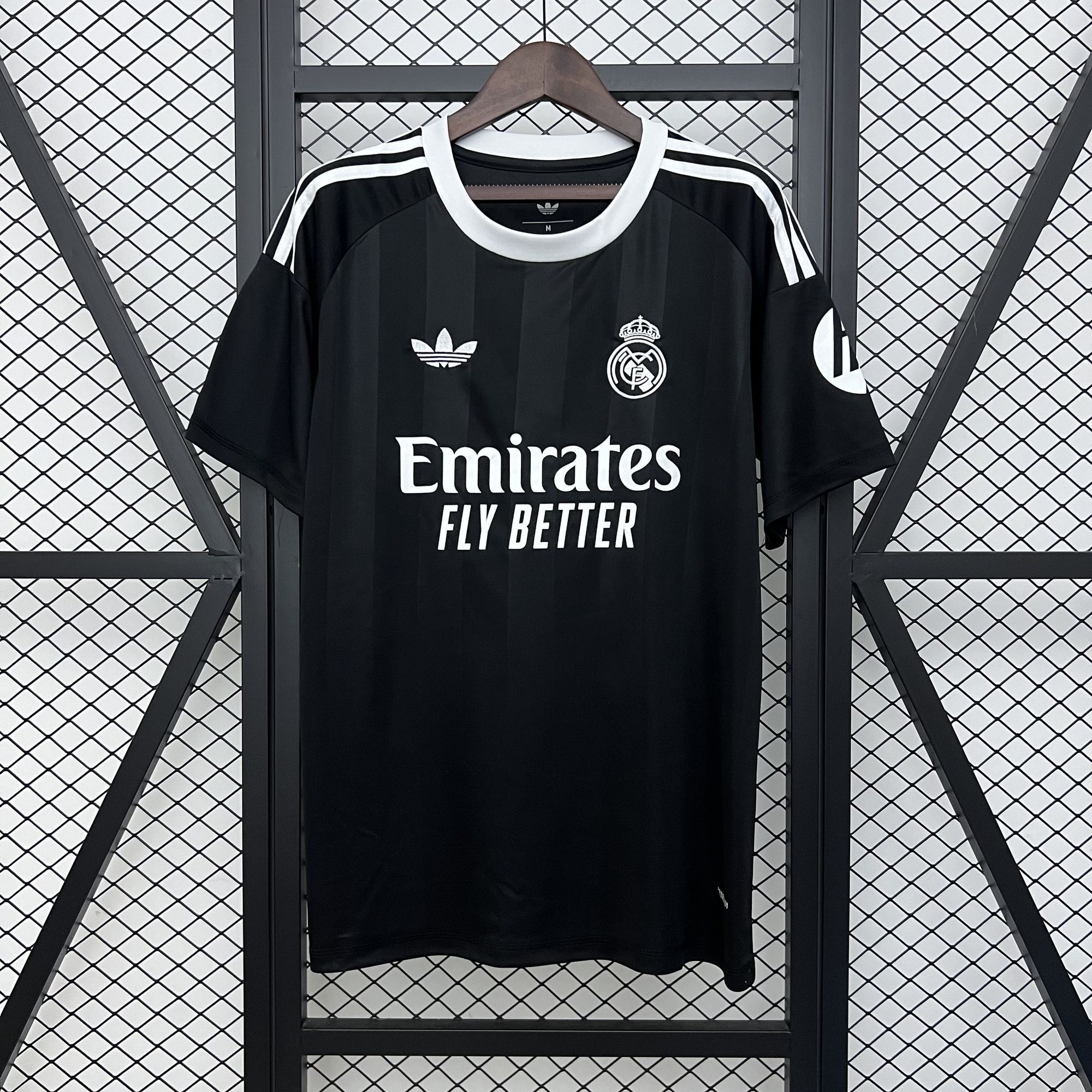 Real Madrid Football Jersey Black Goalkeeper Custom Shirt 2025/26 - Jersey
