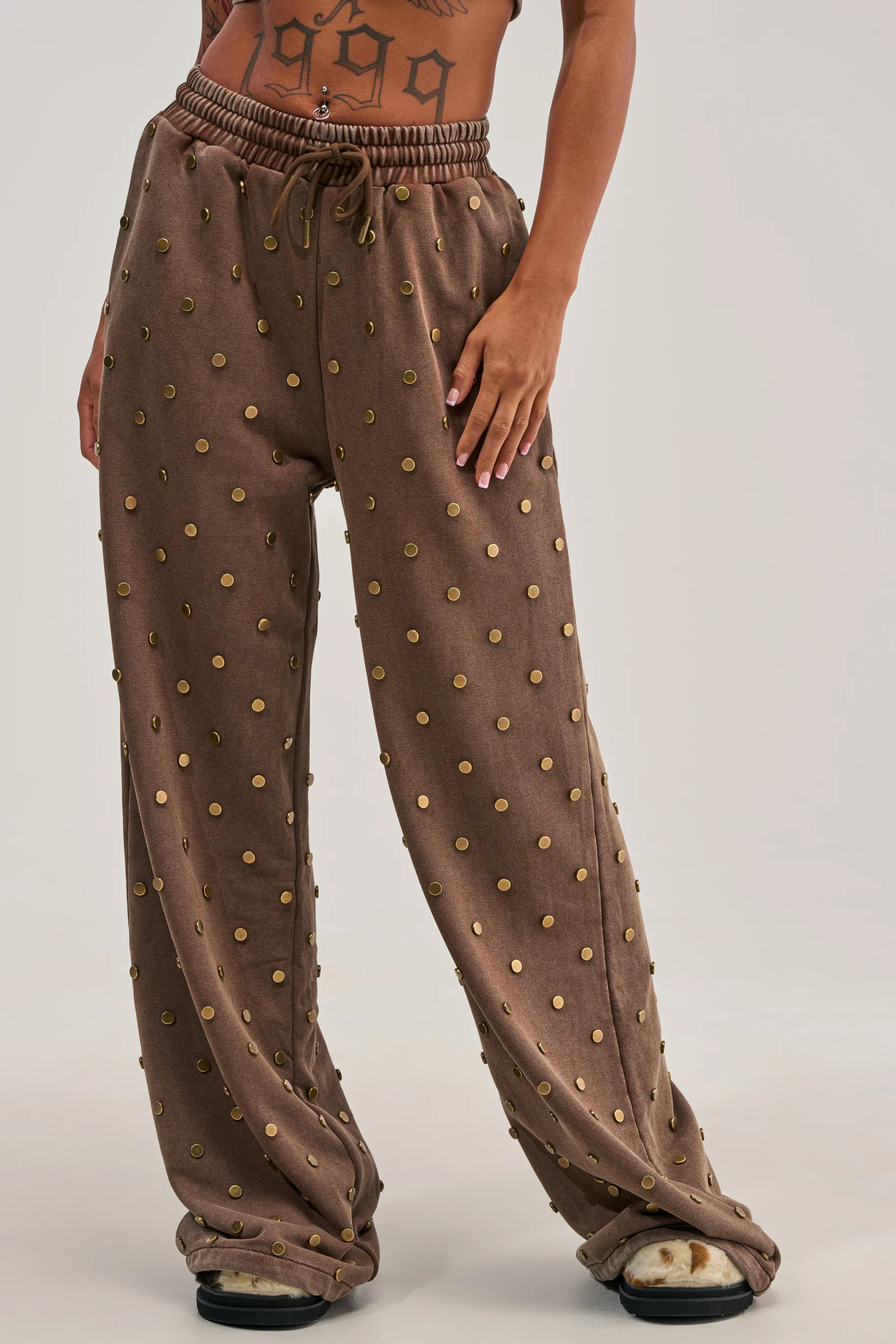 POPPING OFF WIDE LEG JOGGER IN BROWN - Akira Wear
