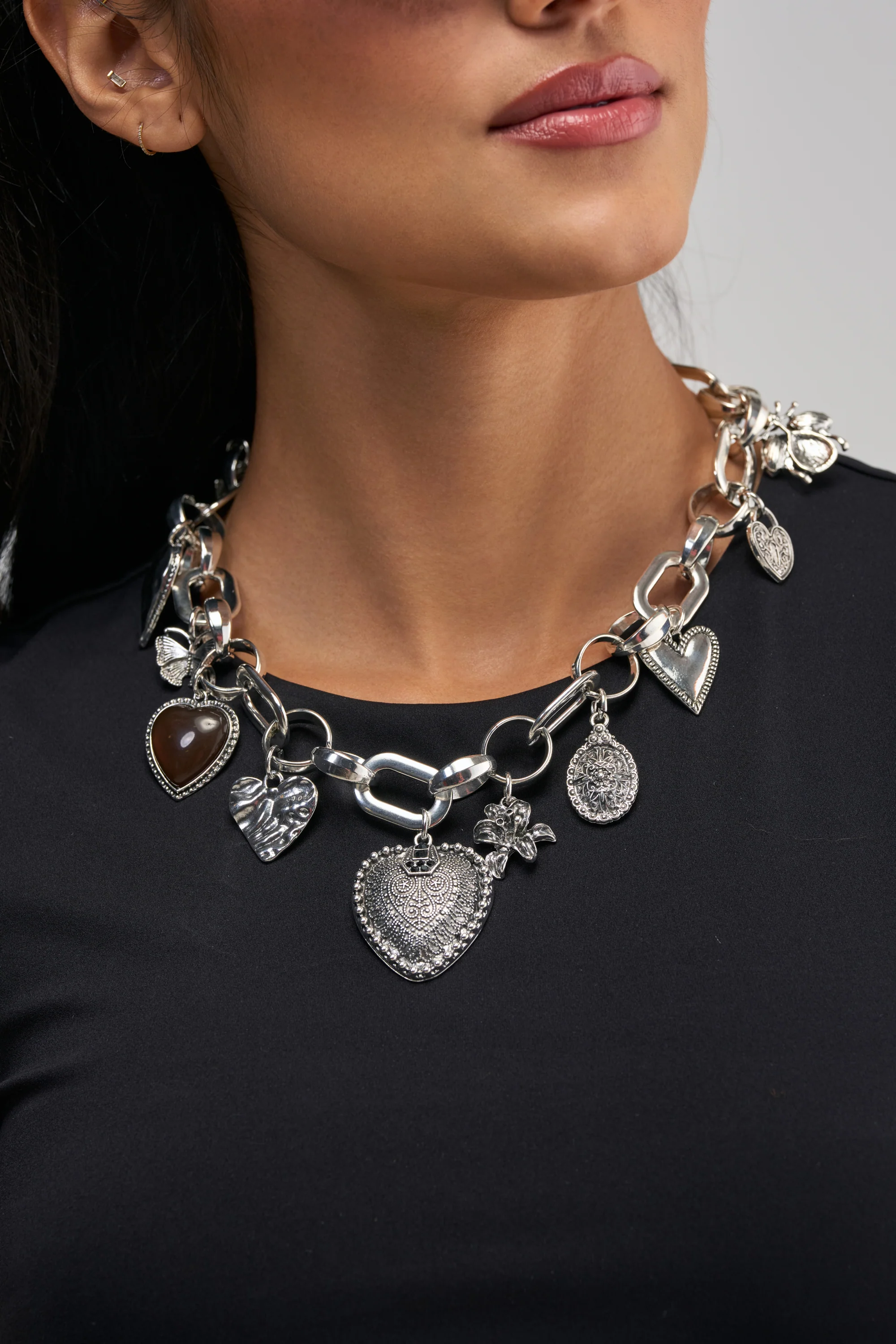 SUCH A CHARMER CHOKER NECKLACE - Akira Wear