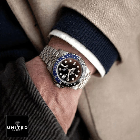Rolex Batman Replica rolex gmt master II ceramic black Rolex GMT-Master II Ceramic Black & Blue Bezel Batman 116710BLNR Jubilee Replica on his arm
