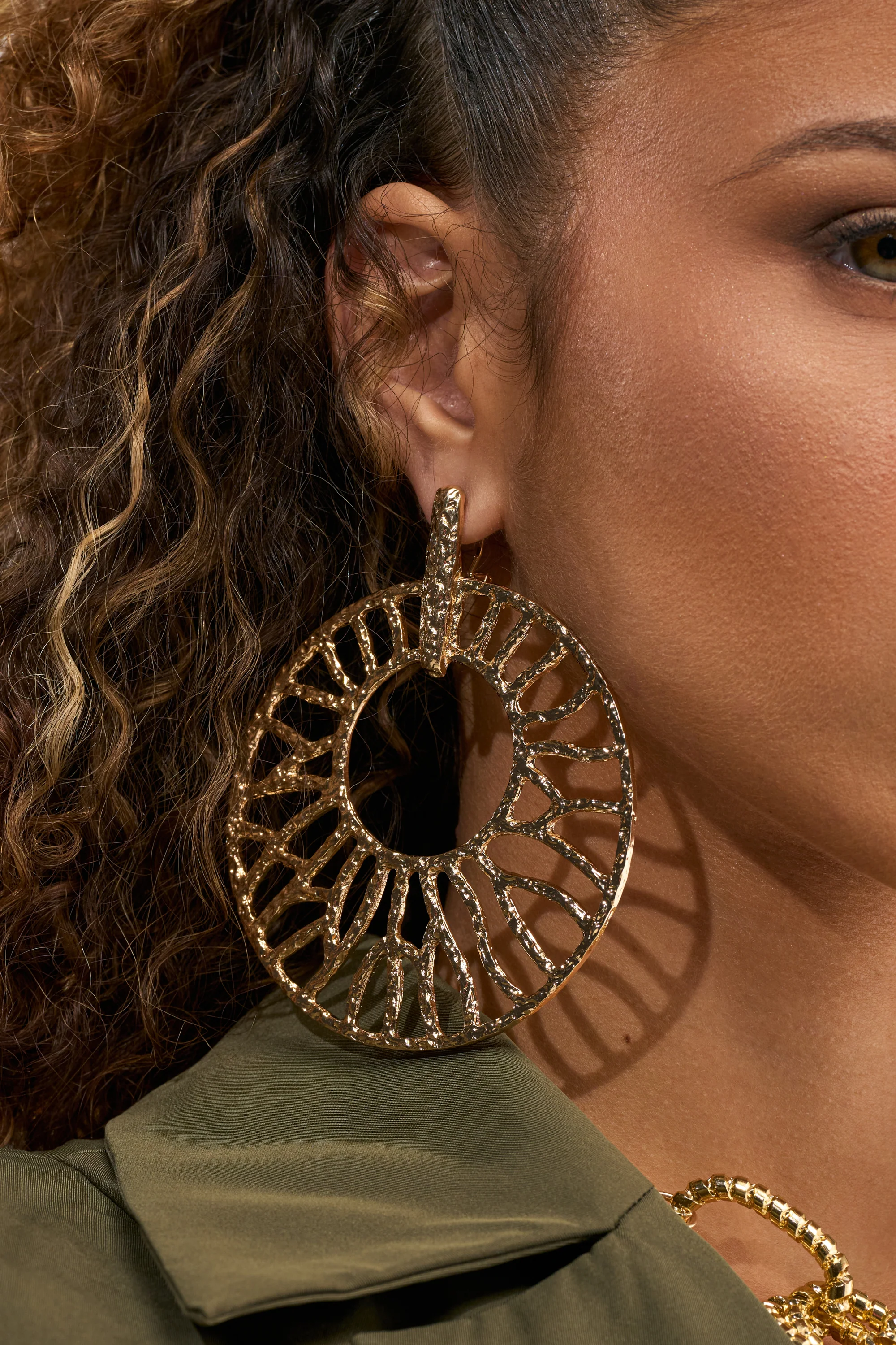 ON VACATION STATEMENT EARRING - Akira Wear