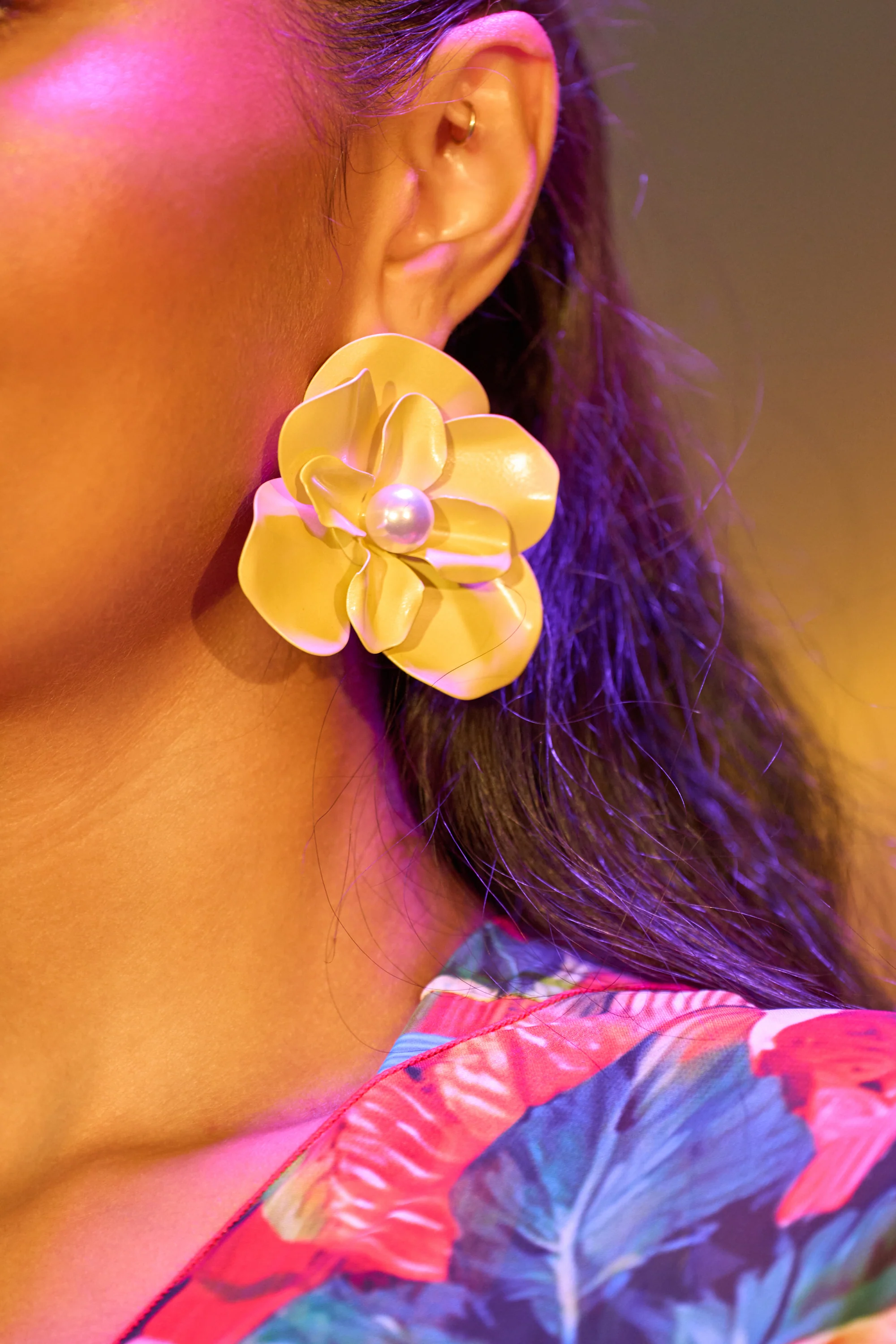 BUTTER ME UP EARRING - Akira Wear