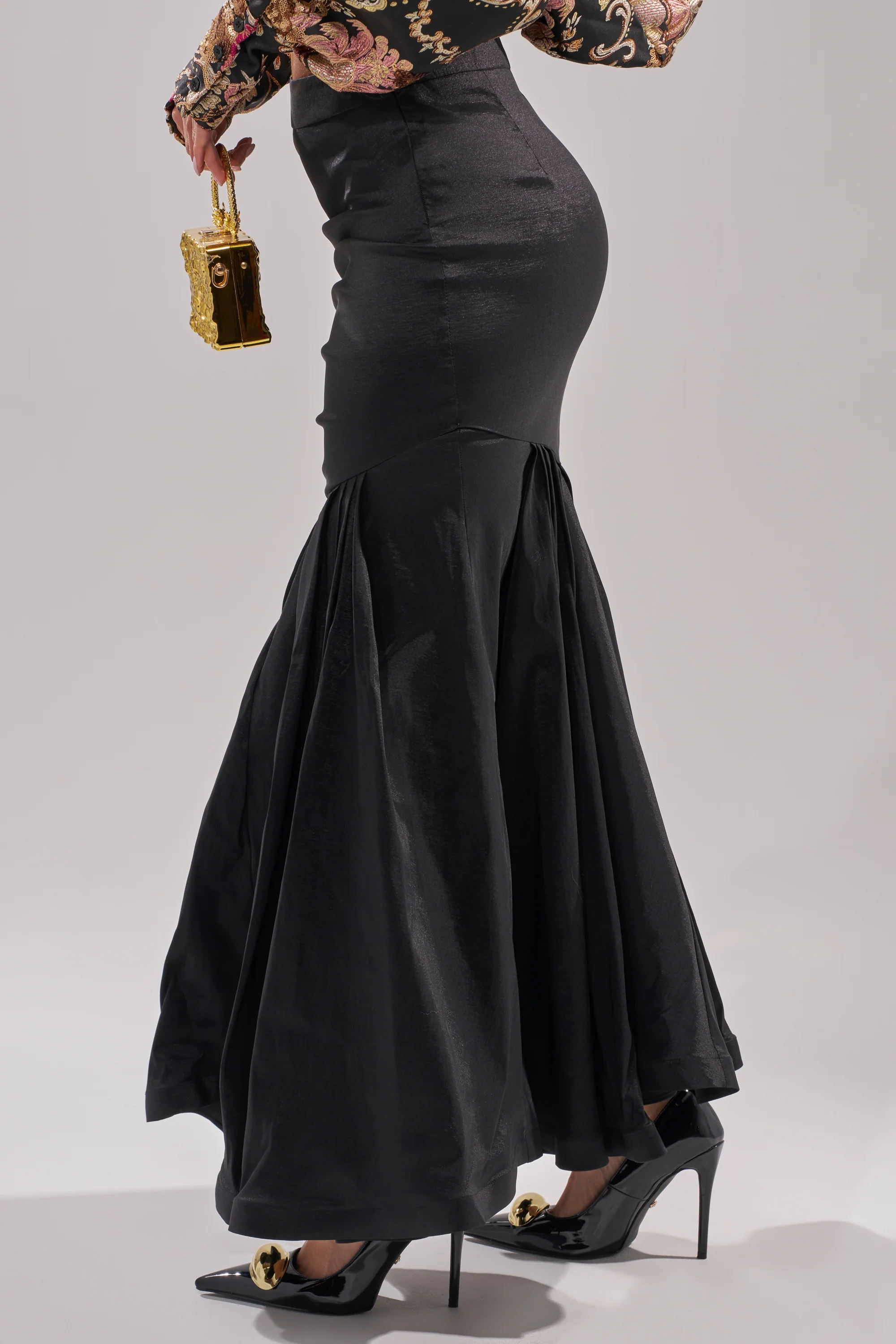 QUEEN OF IT ALL MAXI SKIRT - Akira Wear