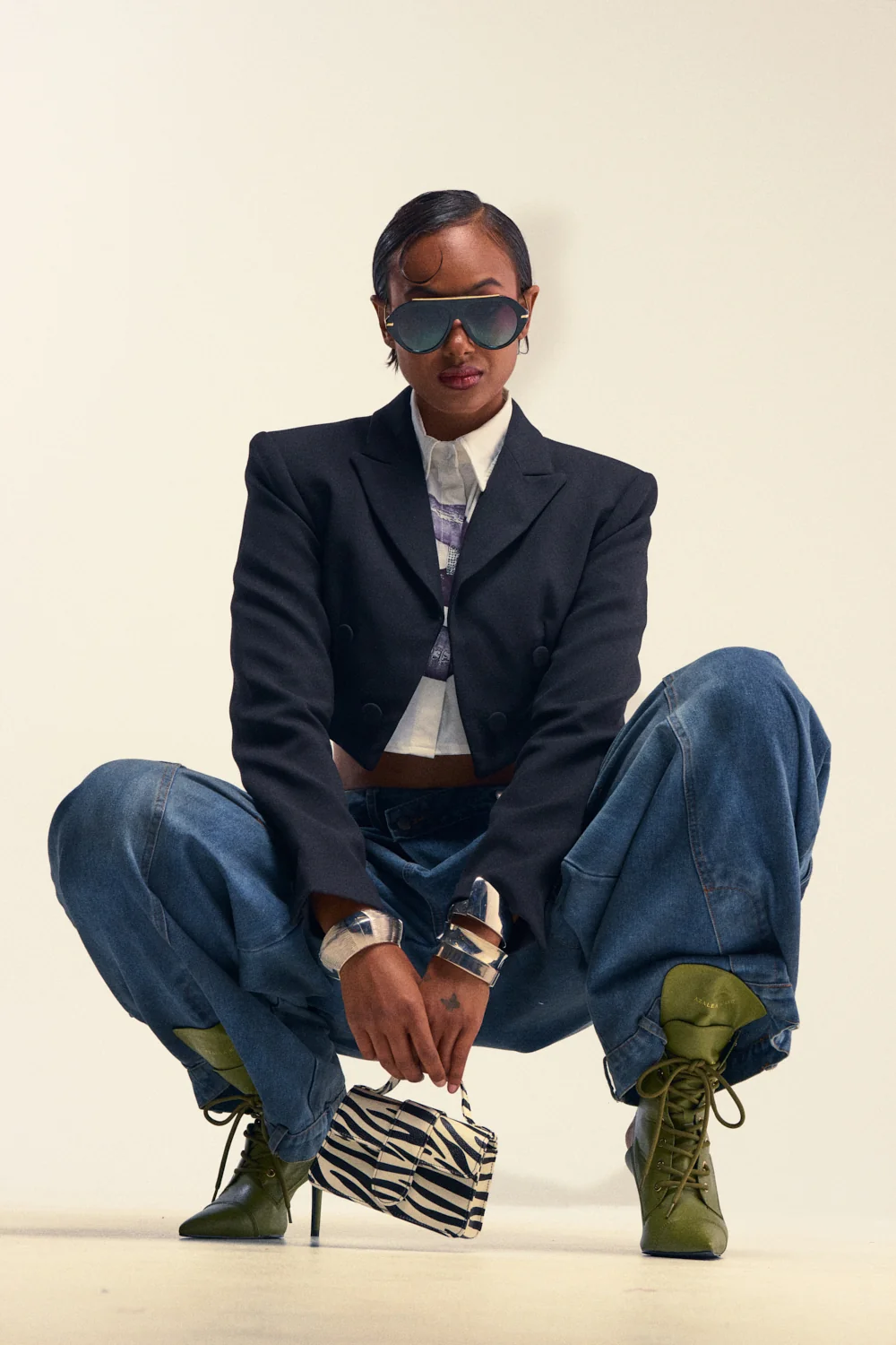 MAKE IT LOOK EASY STRUCTURED BLAZER - Akira Wear