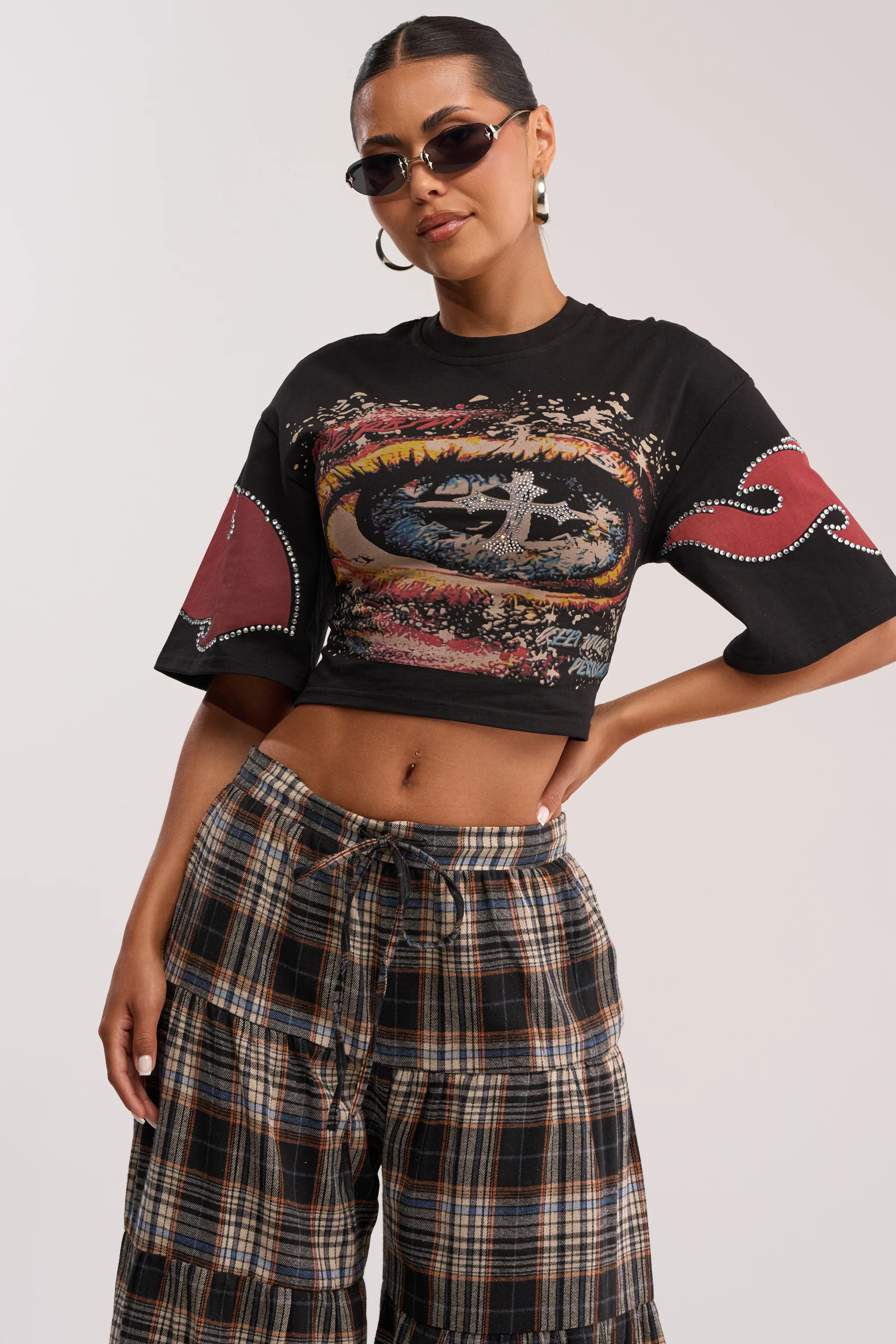 EYES ON THE PRIZE GRAPHIC TEE - Akira Wear