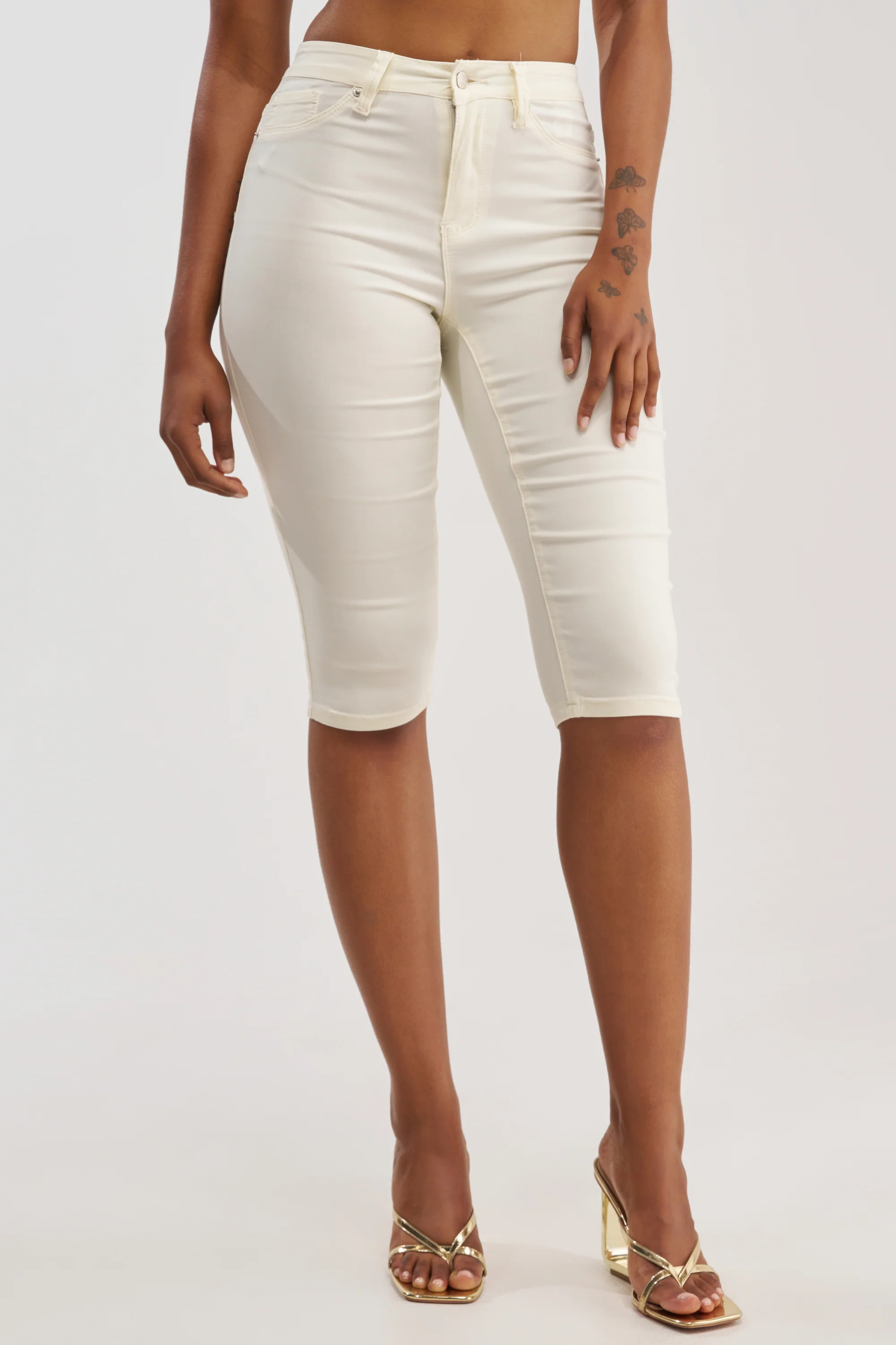 DENIM MUSE CAPRI IN WHITE - Akira Wear