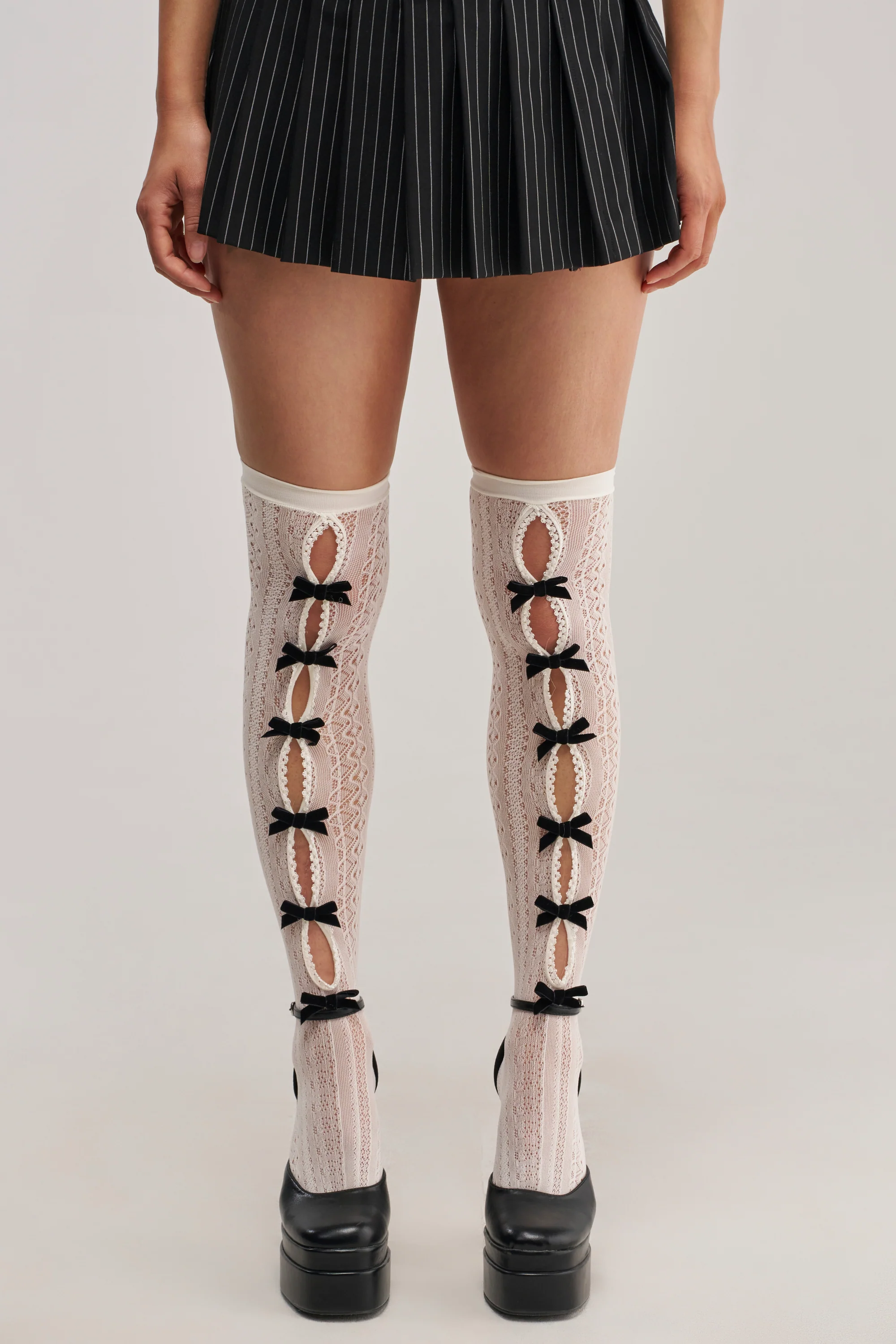HERE FOR THE VIBES SOCKS - Akira Wear
