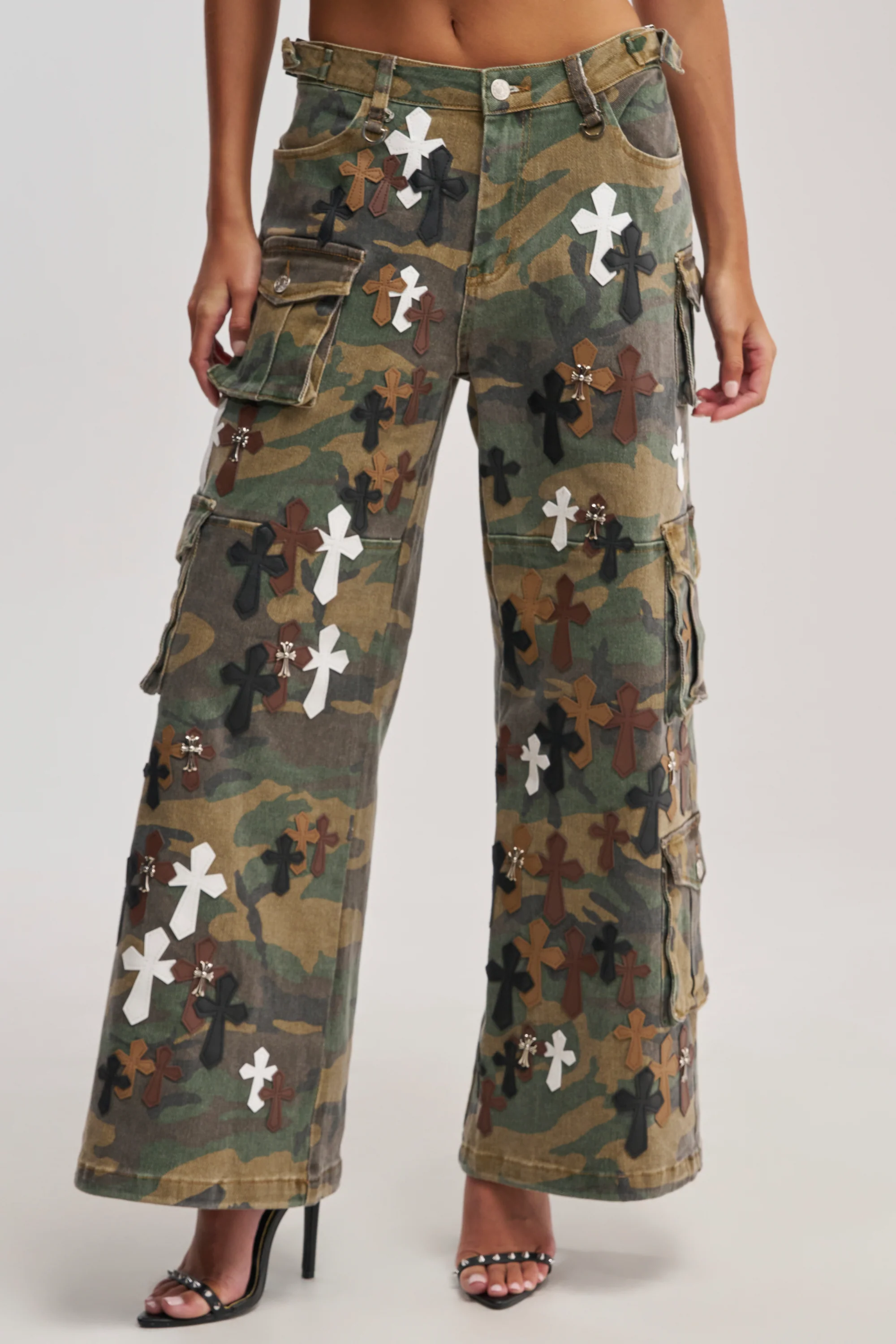 DOWN AND DIRTY CAMO CARGO PANT - Akira Wear