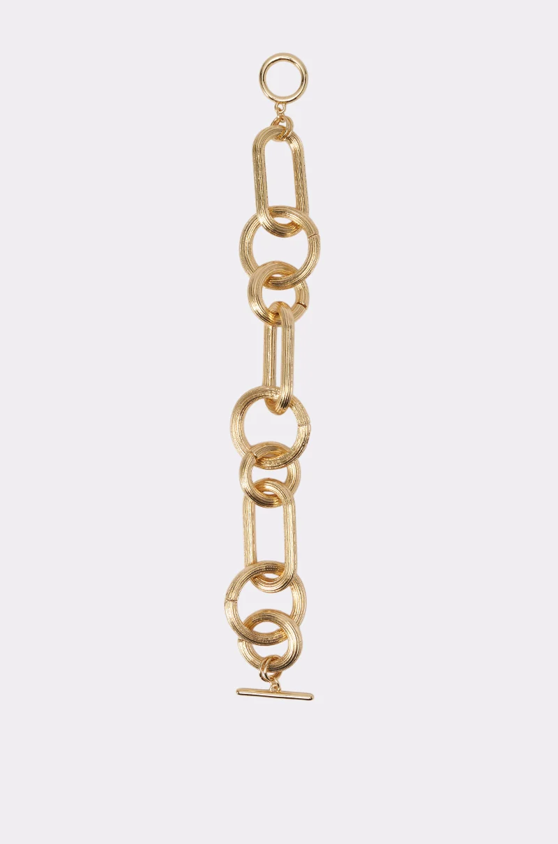 CAN'T BEAT MY OUTFIT CHAIN BRACELET IN GOLD - Akira Wear