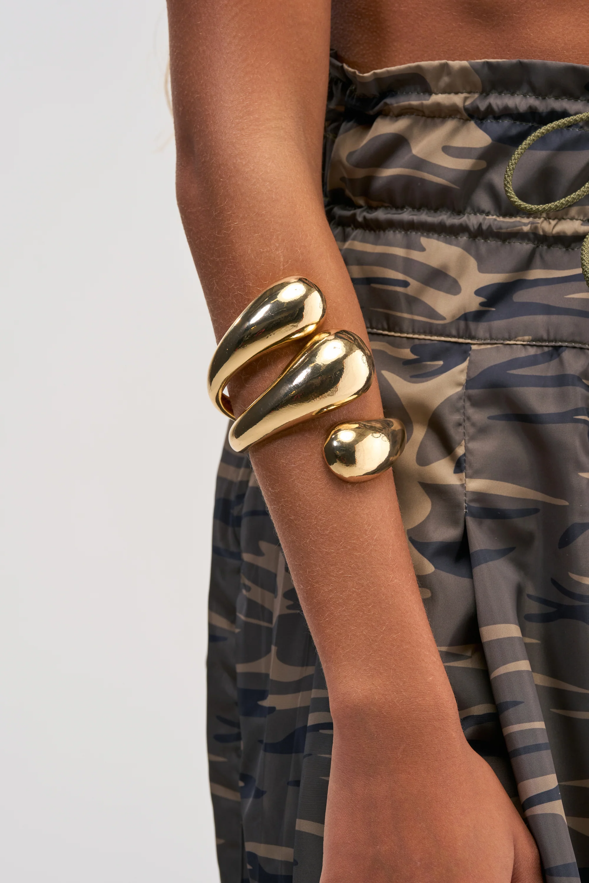 CECELIA METAL CUFF IN GOLD - Akira Wear